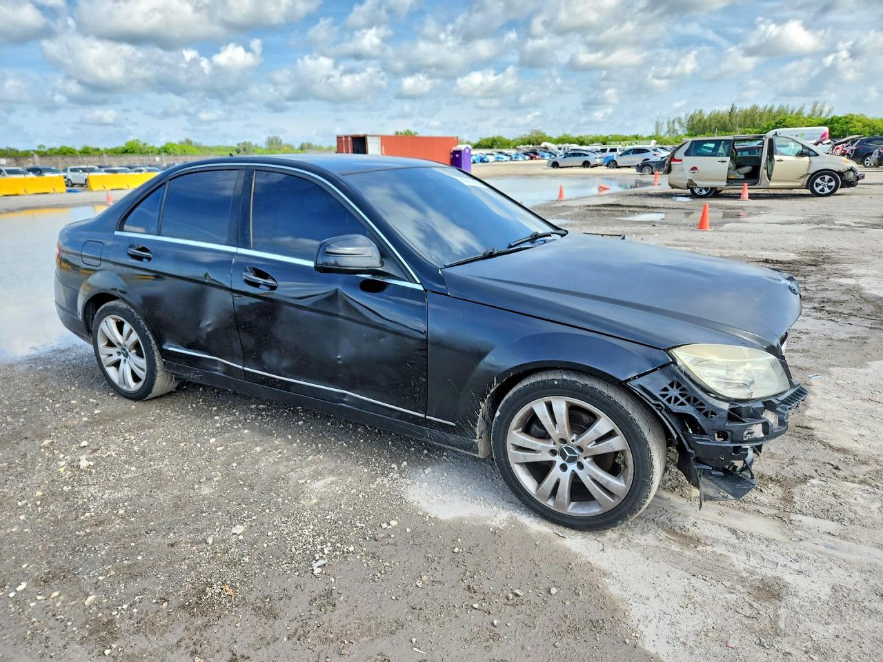 2009 Mercedes-benz C 300 Black vin: WDDGF54X29R046395