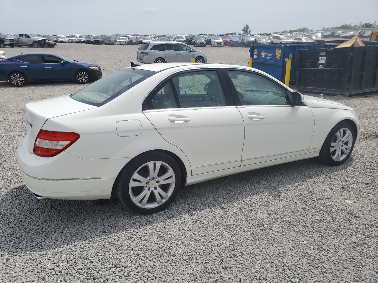 2009 Mercedes-benz C 300 Белый vin: WDDGF54X29R048454