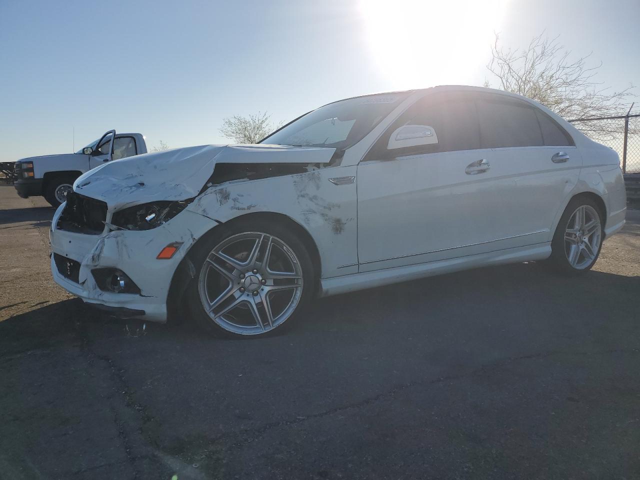 2009 Mercedes-benz C 300 Белый vin: WDDGF54X29R056344