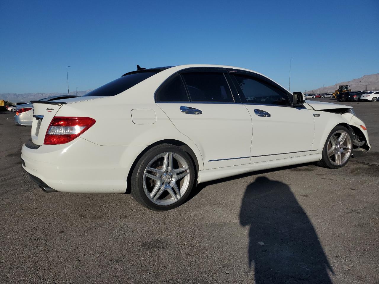2009 Mercedes-benz C 300 Белый vin: WDDGF54X29R056344