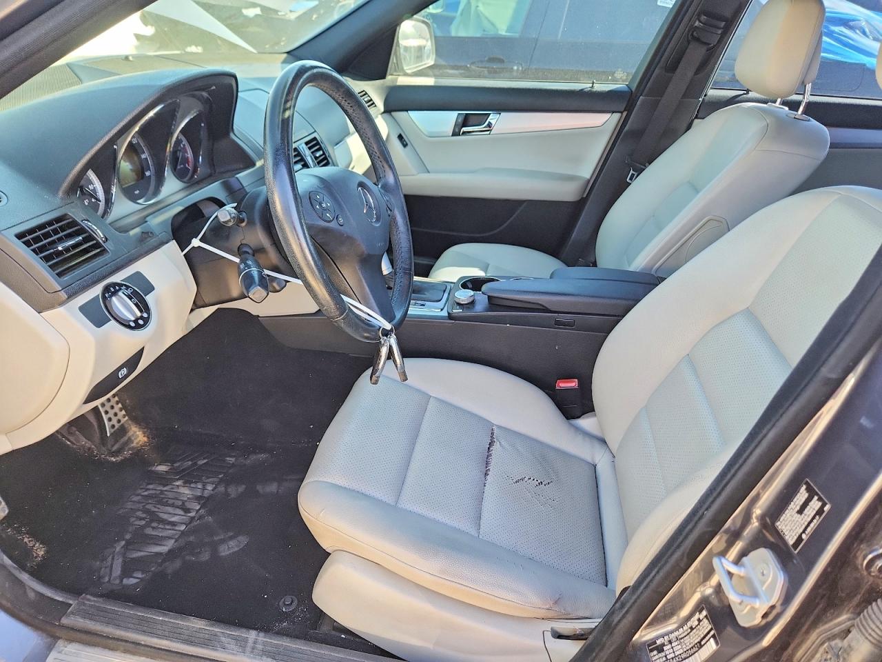 2009 Mercedes-benz C 300 Синий vin: WDDGF54X29R056621