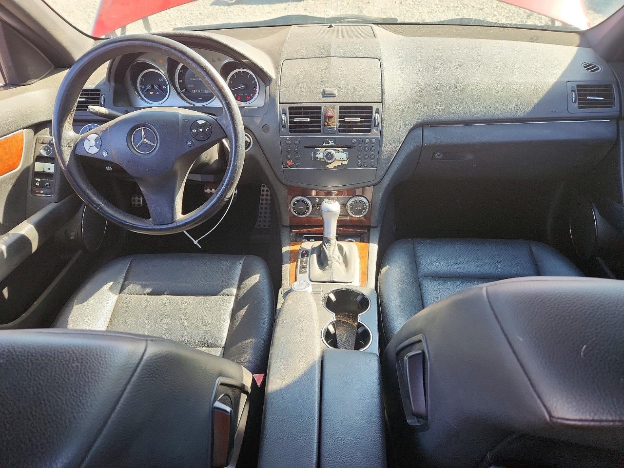2009 Mercedes-benz C 300 Красный vin: WDDGF54X29R065061