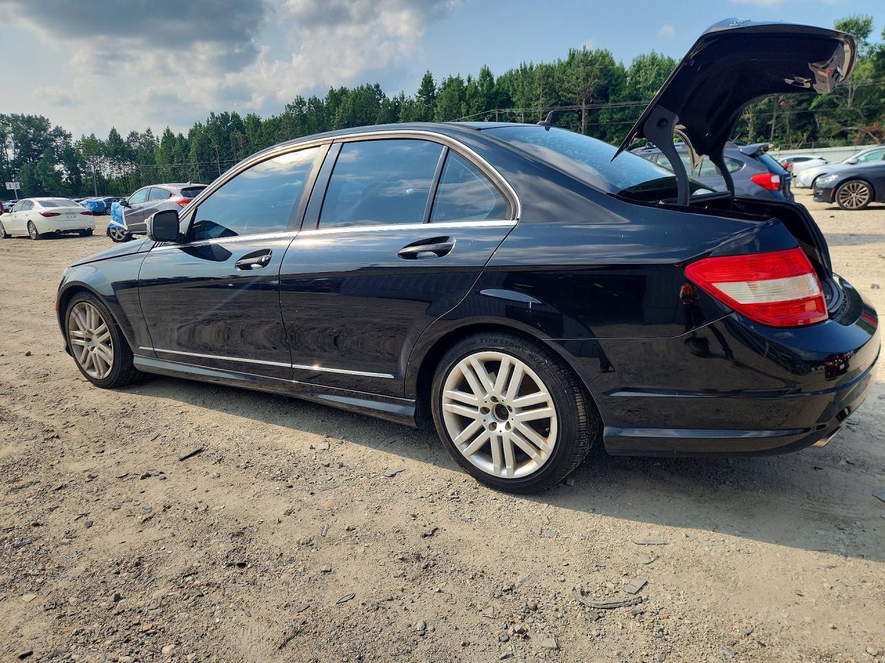 2009 Mercedes-benz C 300 Black vin: WDDGF54X29R069854