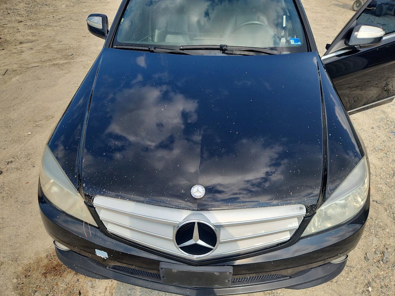 2009 Mercedes-benz C 300 Black vin: WDDGF54X29R069854