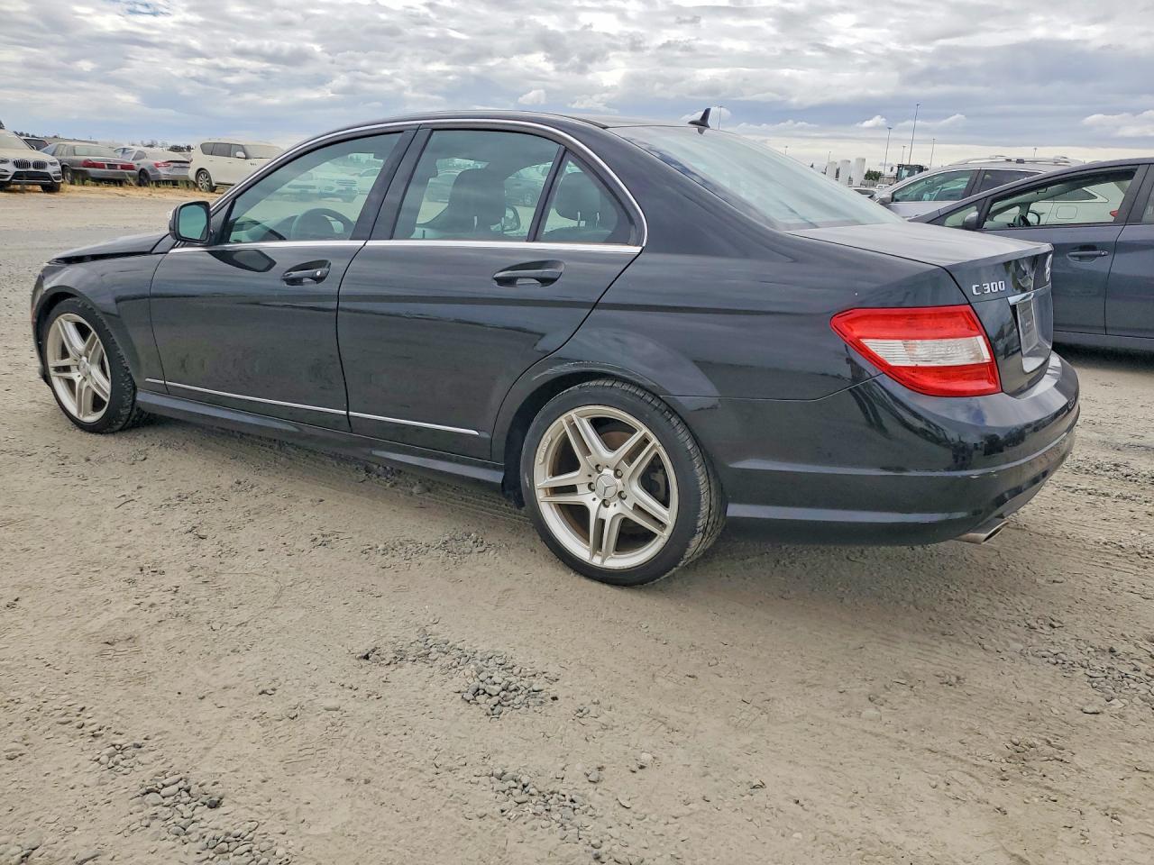 2009 Mercedes-benz C 300 Черный vin: WDDGF54X29R070468