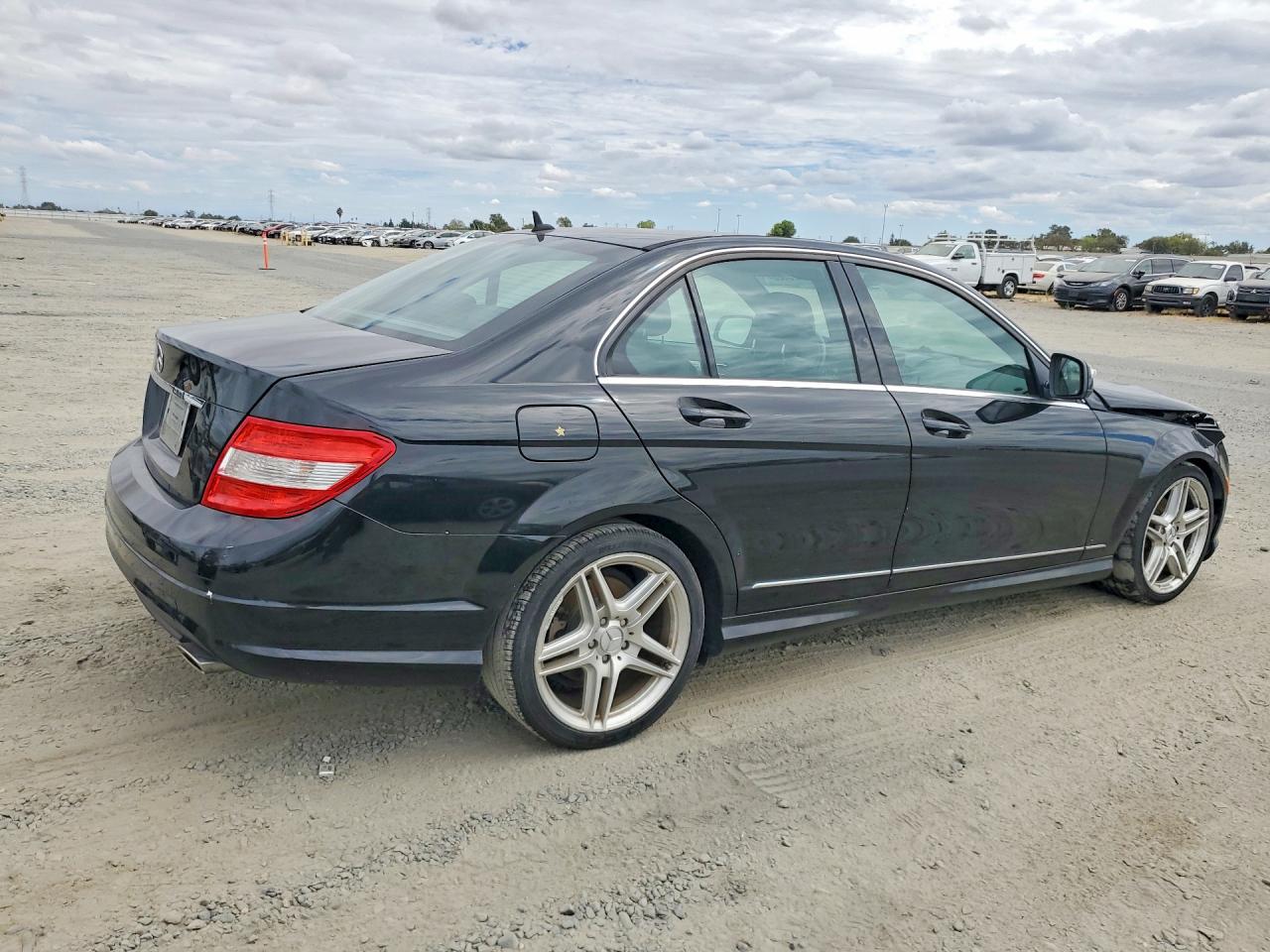 2009 Mercedes-benz C 300 Черный vin: WDDGF54X29R070468