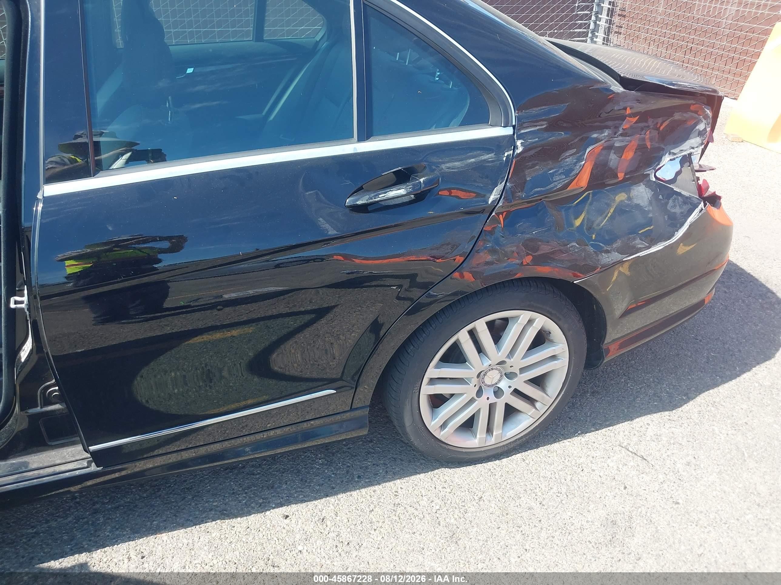 2009 Mercedes-benz C 300 Luxury/sport Black vin: WDDGF54X29R077209