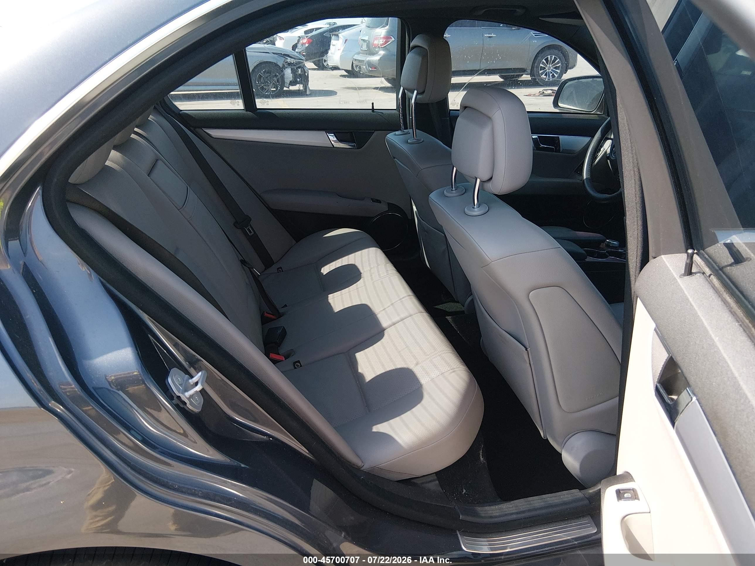 2008 Mercedes-benz C 300 Luxury/sport Gray vin: WDDGF54X38F137577