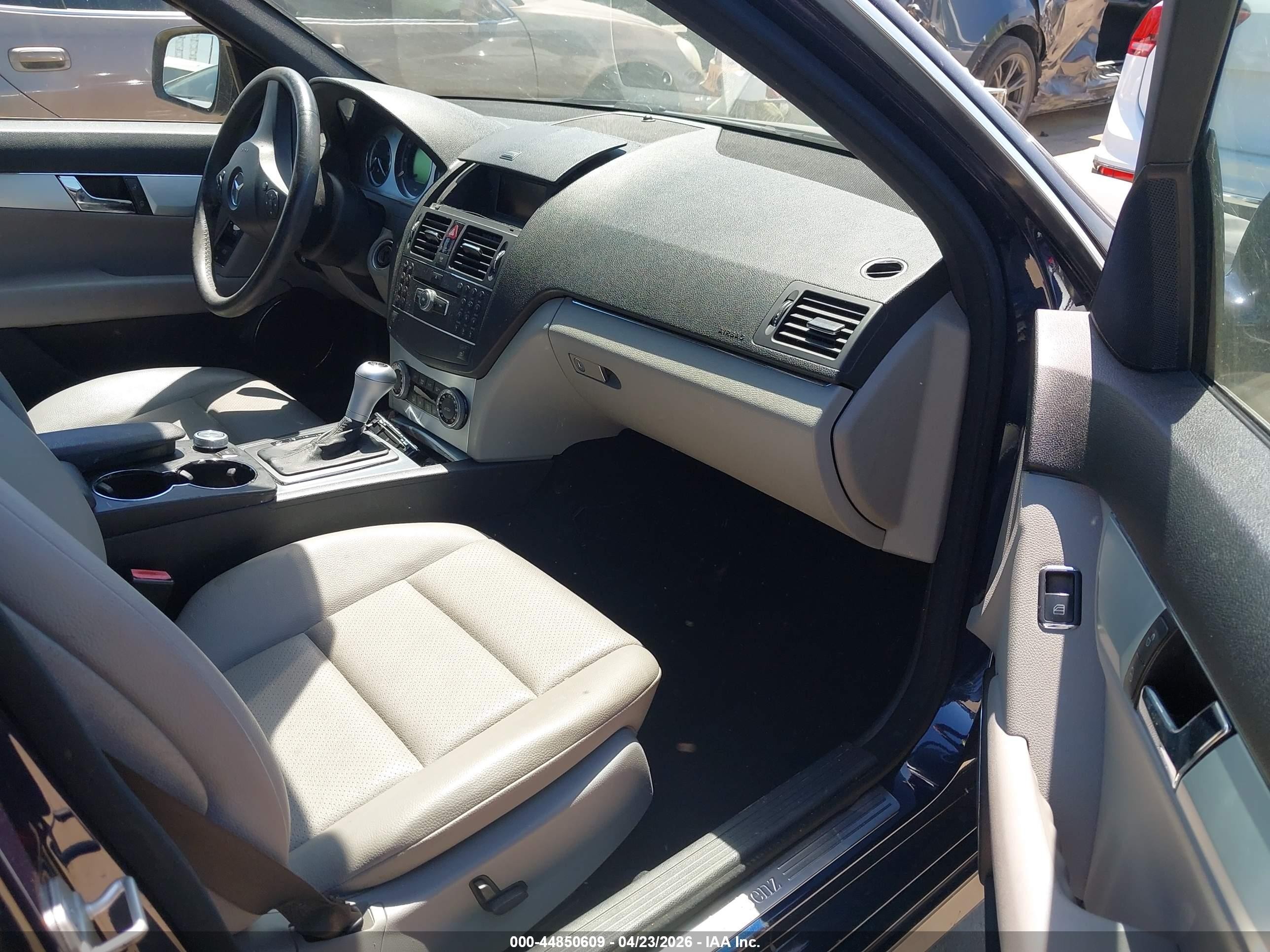 2008 Mercedes-benz C 300 Luxury/sport Dark Blue vin: WDDGF54X38R017583