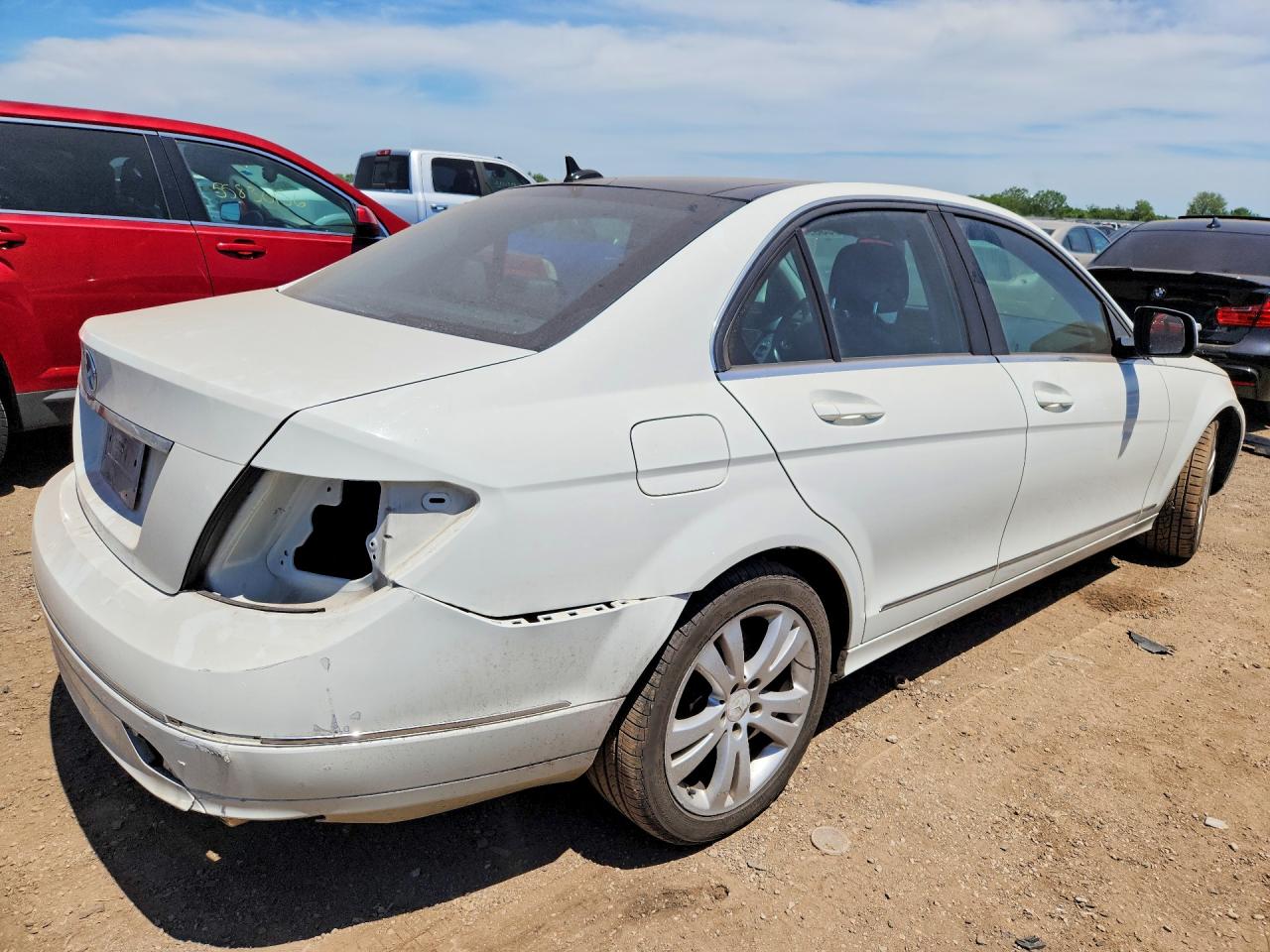 2008 Mercedes-benz C 300 White vin: WDDGF54X38R039471