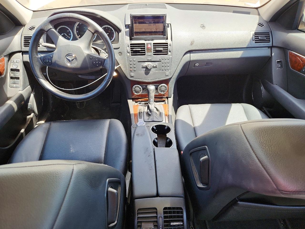 2008 Mercedes-benz C 300 White vin: WDDGF54X38R039471