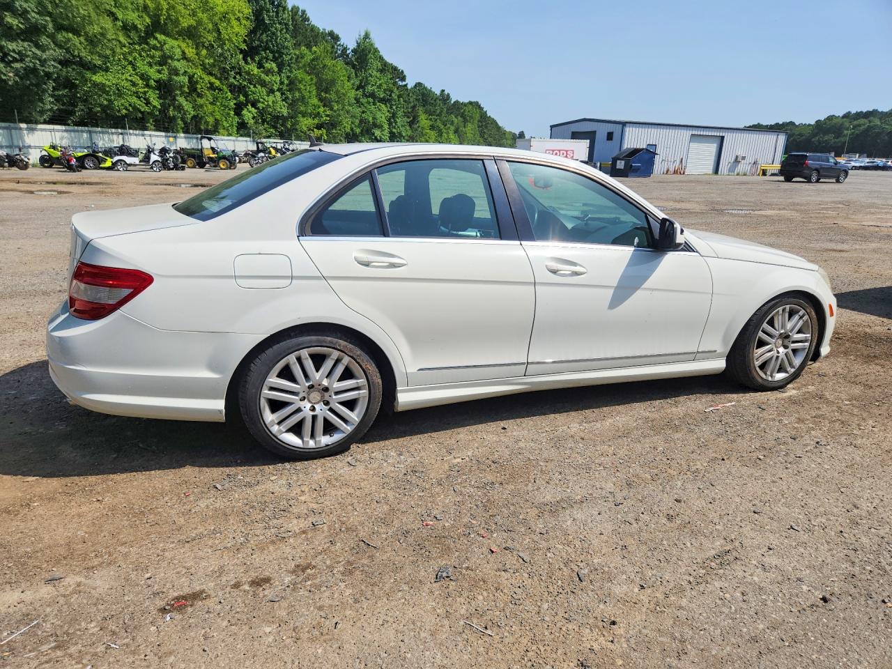 2009 Mercedes-benz C 300 White vin: WDDGF54X39R047586