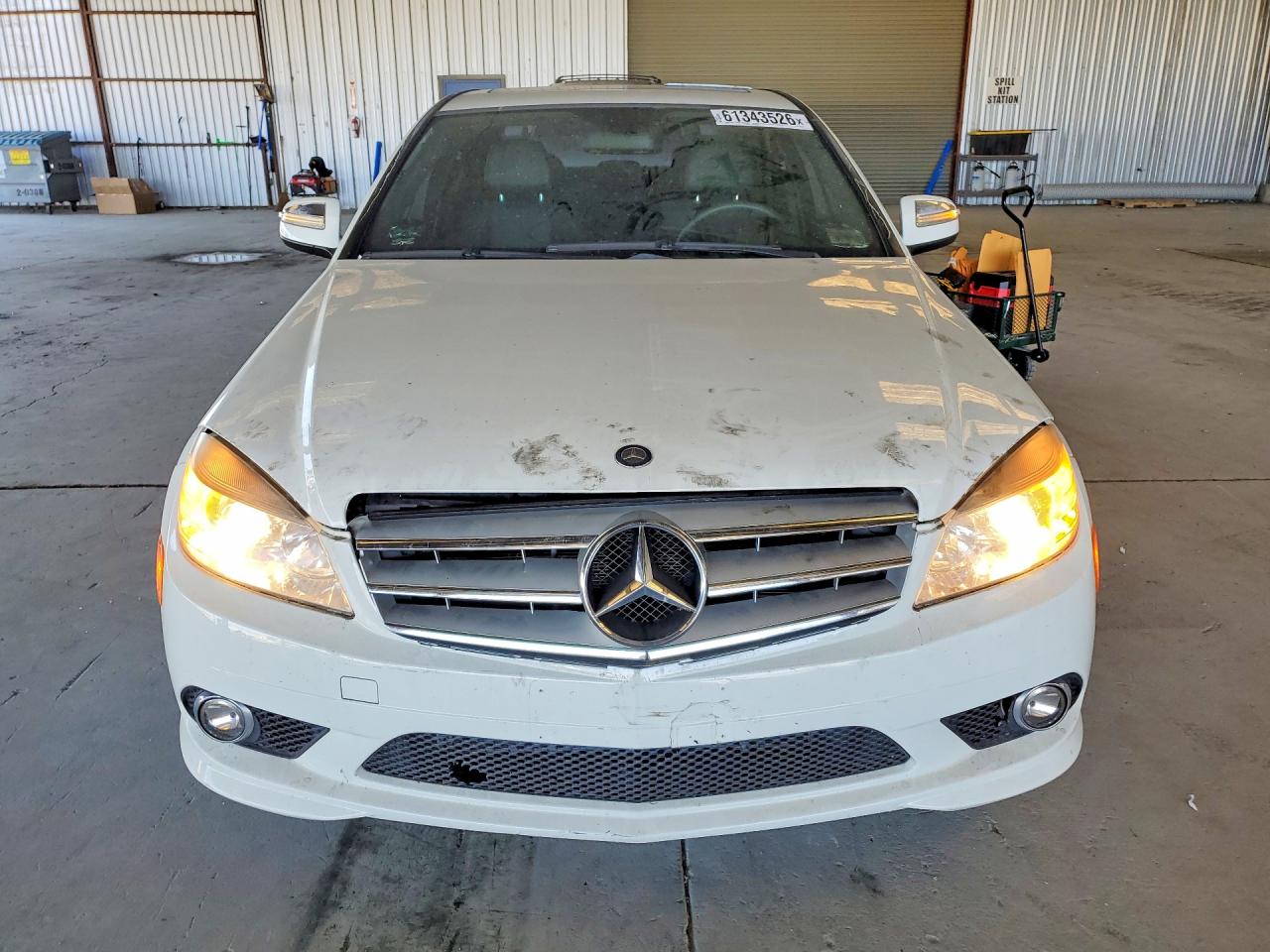 2009 Mercedes-benz C 300 White vin: WDDGF54X39R050049
