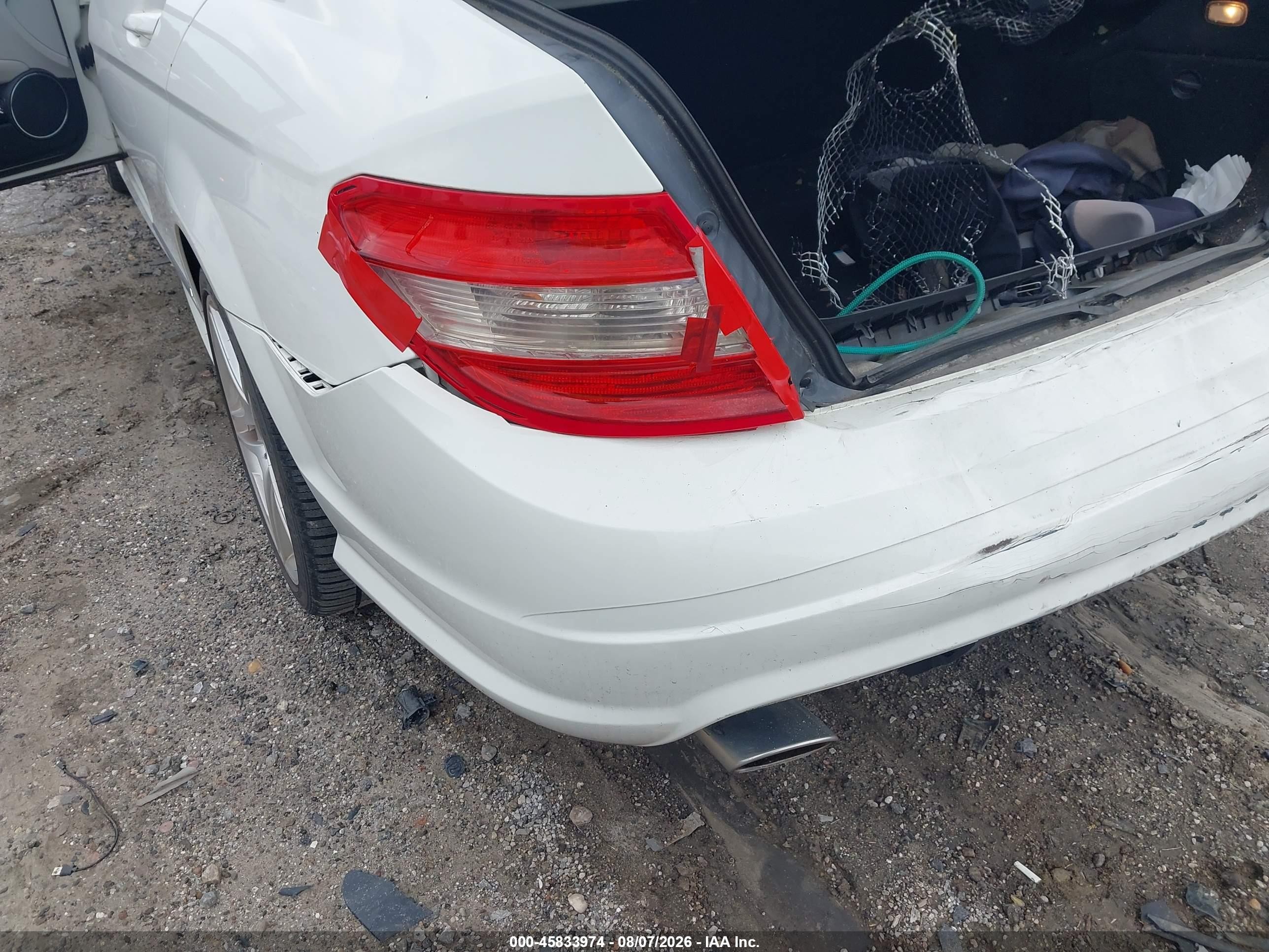 2009 Mercedes-benz C 300 Luxury/sport White vin: WDDGF54X39R057650