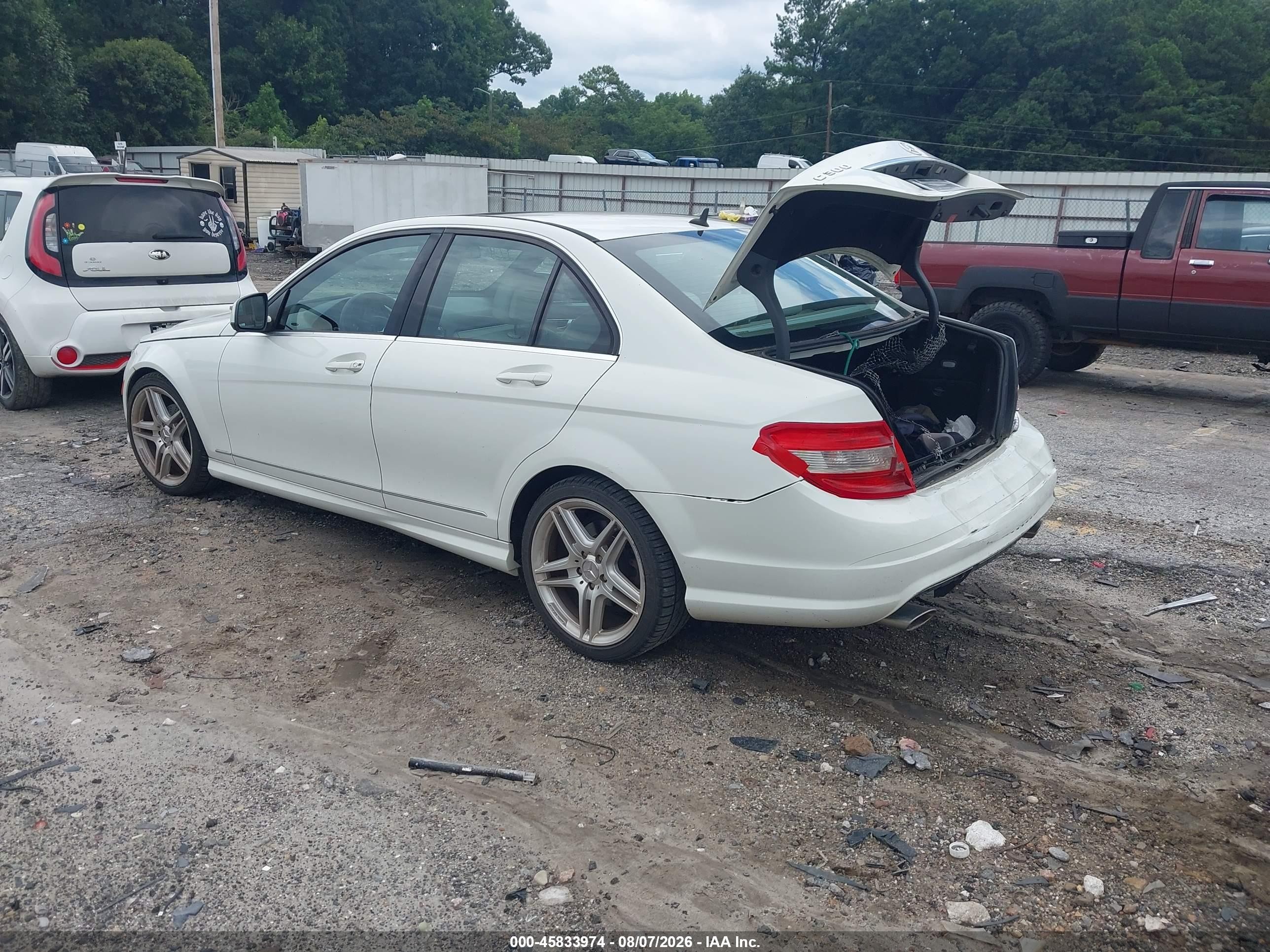2009 Mercedes-benz C 300 Luxury/sport White vin: WDDGF54X39R057650