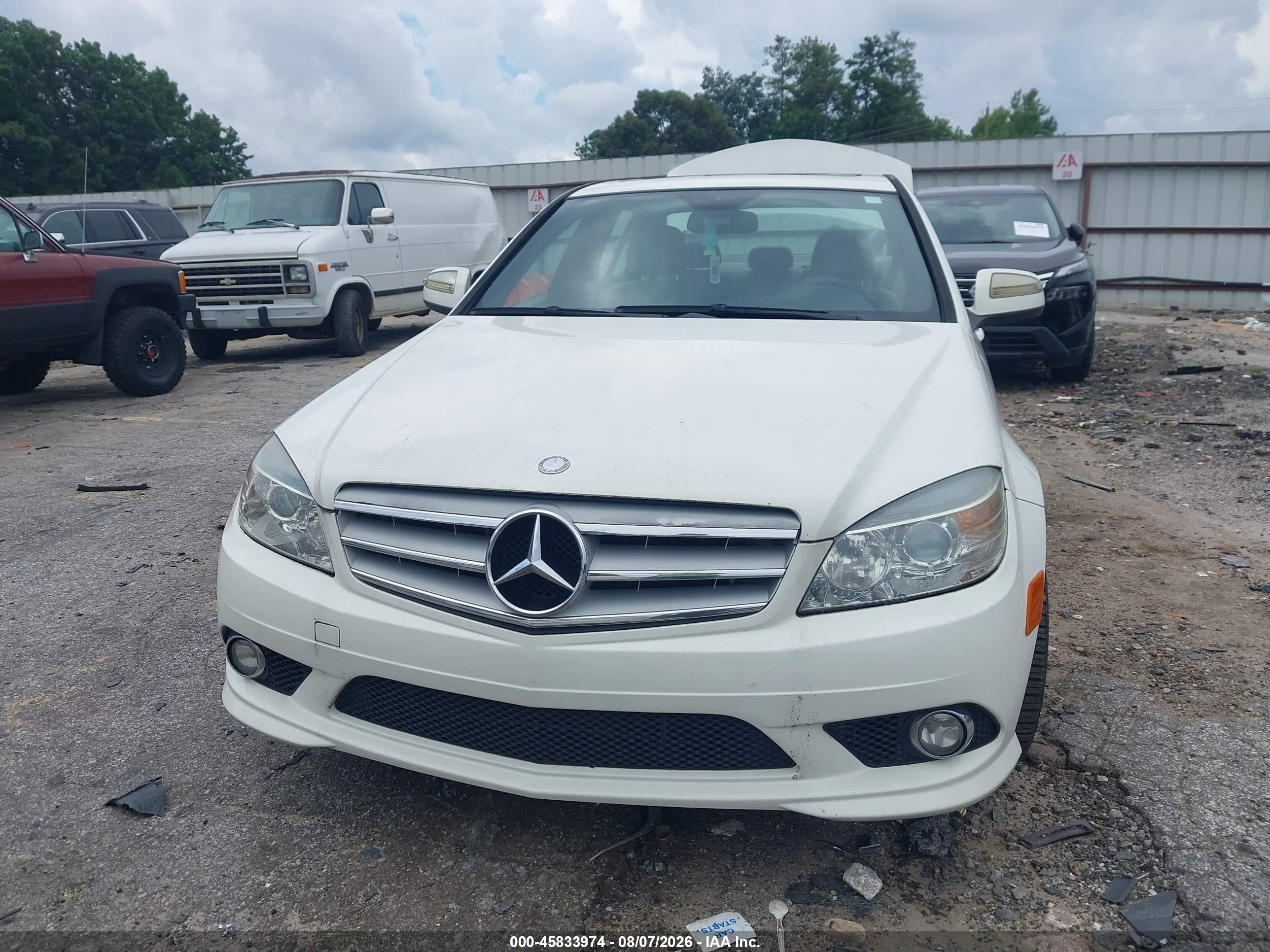 2009 Mercedes-benz C 300 Luxury/sport White vin: WDDGF54X39R057650