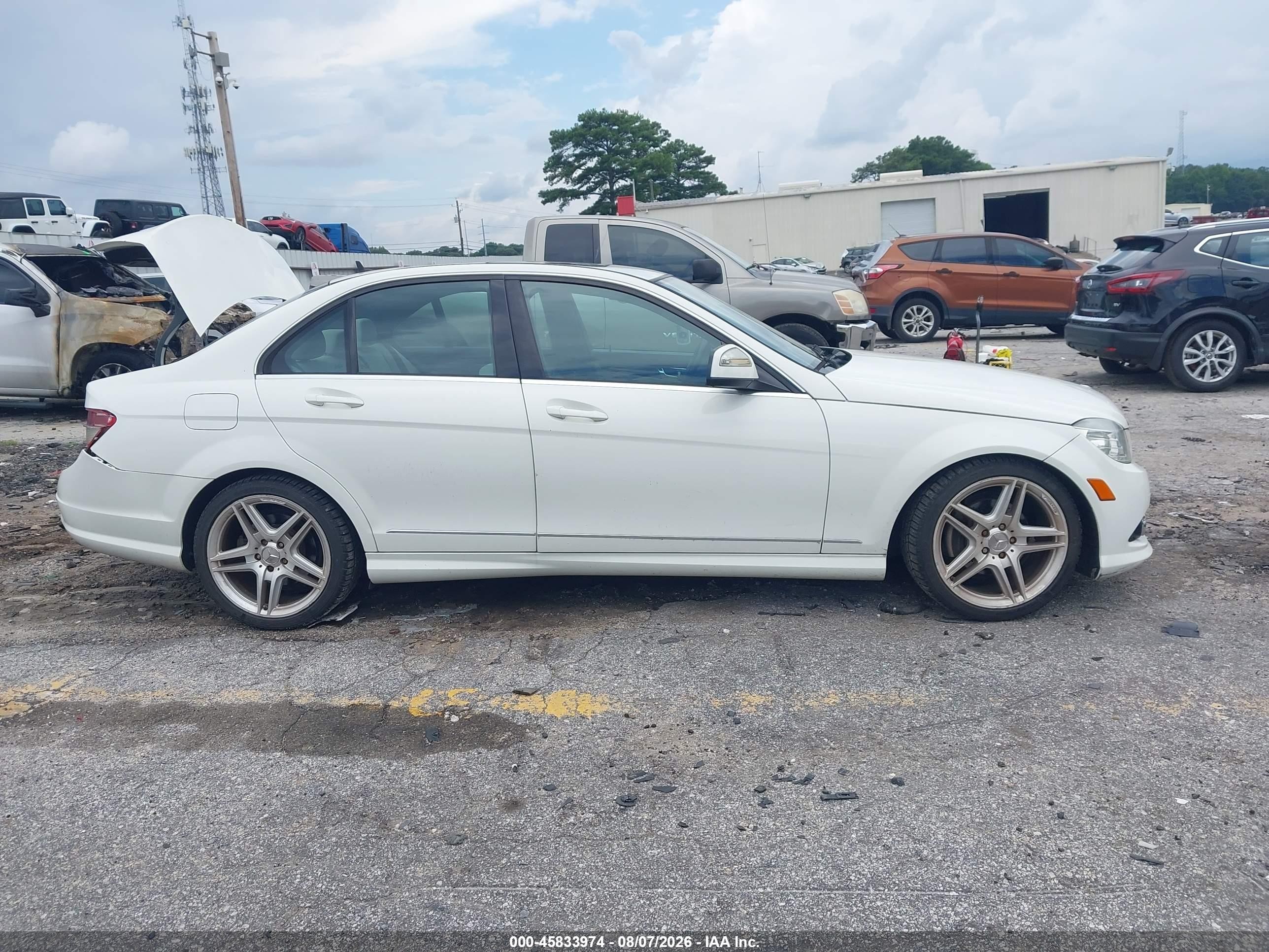 2009 Mercedes-benz C 300 Luxury/sport White vin: WDDGF54X39R057650