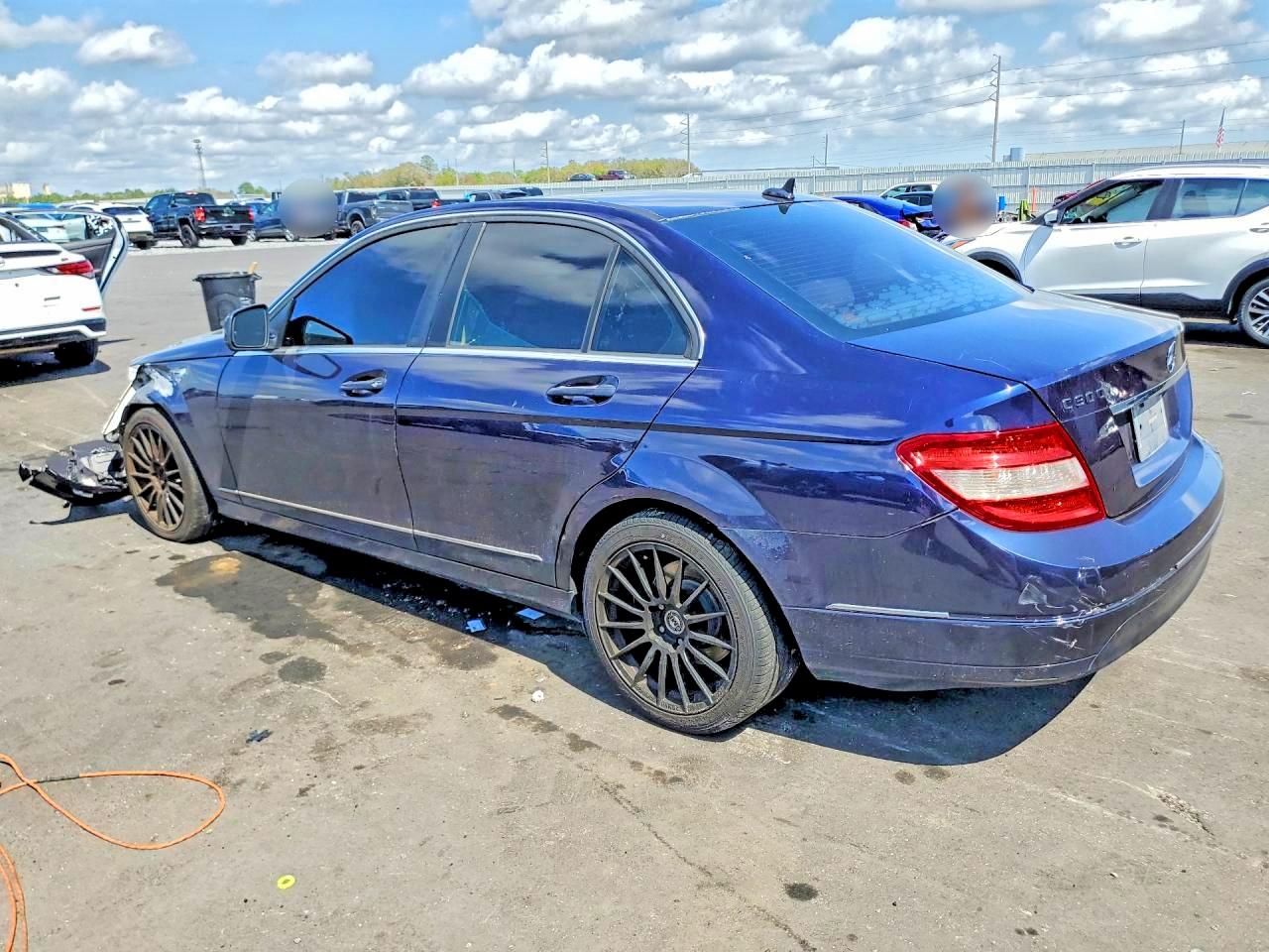 2008 Mercedes-benz C 300 Blue vin: WDDGF54X48F041358