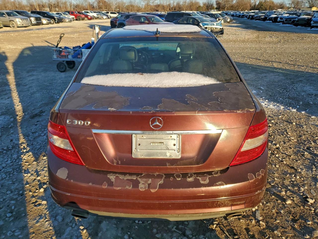 2008 Mercedes-benz C 300 Maroon vin: WDDGF54X48F053879