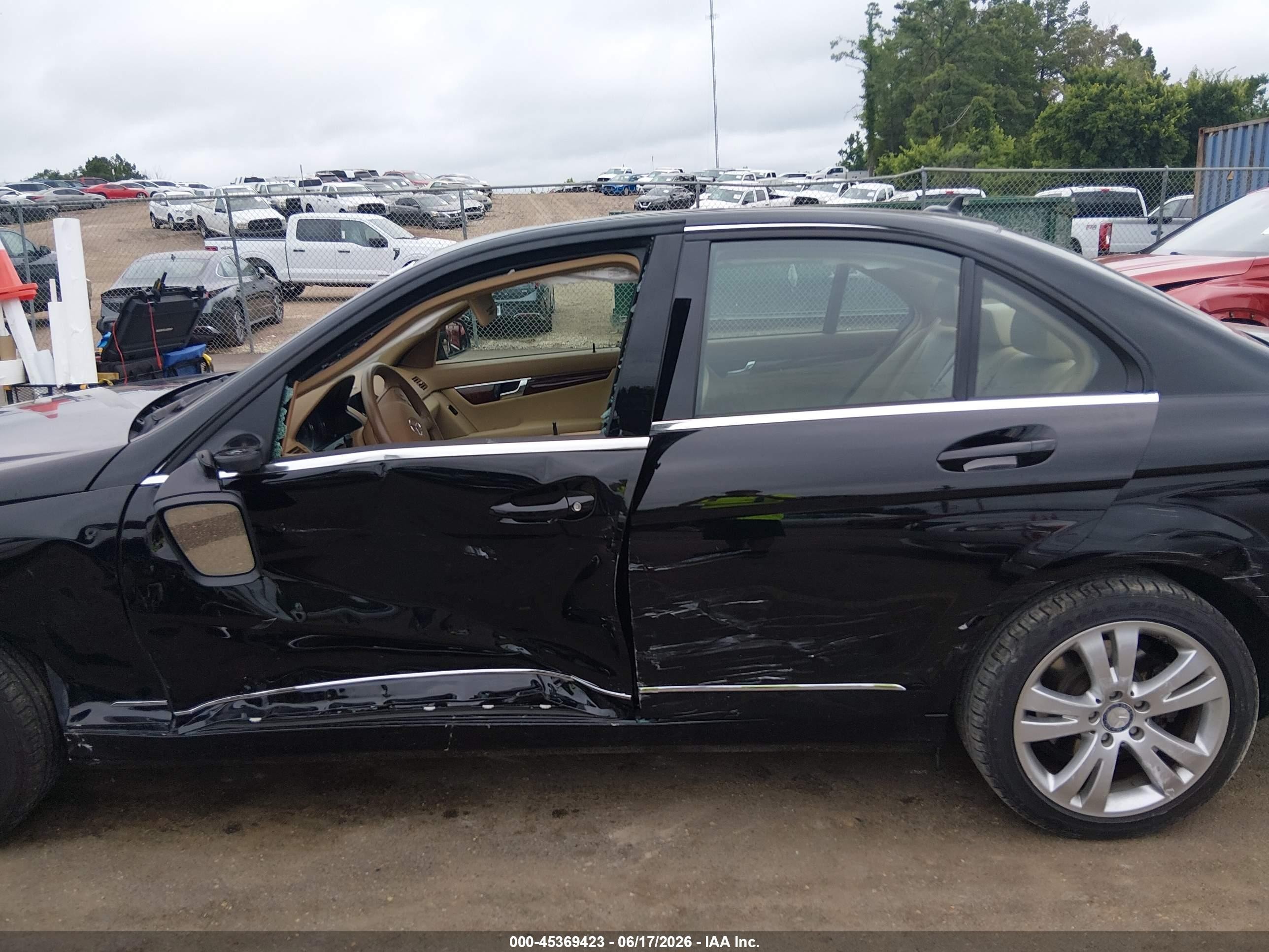 2008 Mercedes-benz C 300 Luxury/sport Black vin: WDDGF54X48F085182