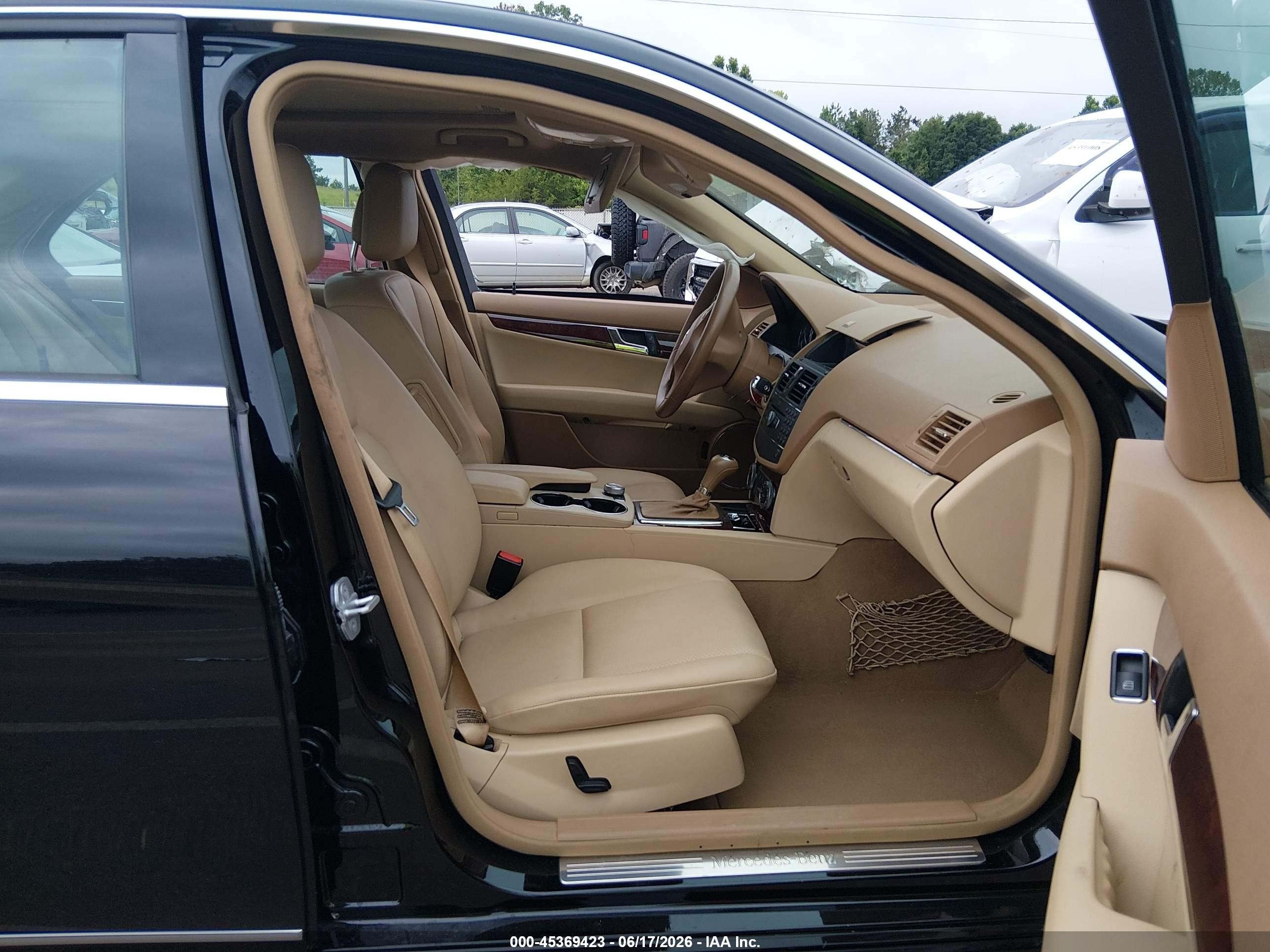 2008 Mercedes-benz C 300 Luxury/sport Black vin: WDDGF54X48F085182
