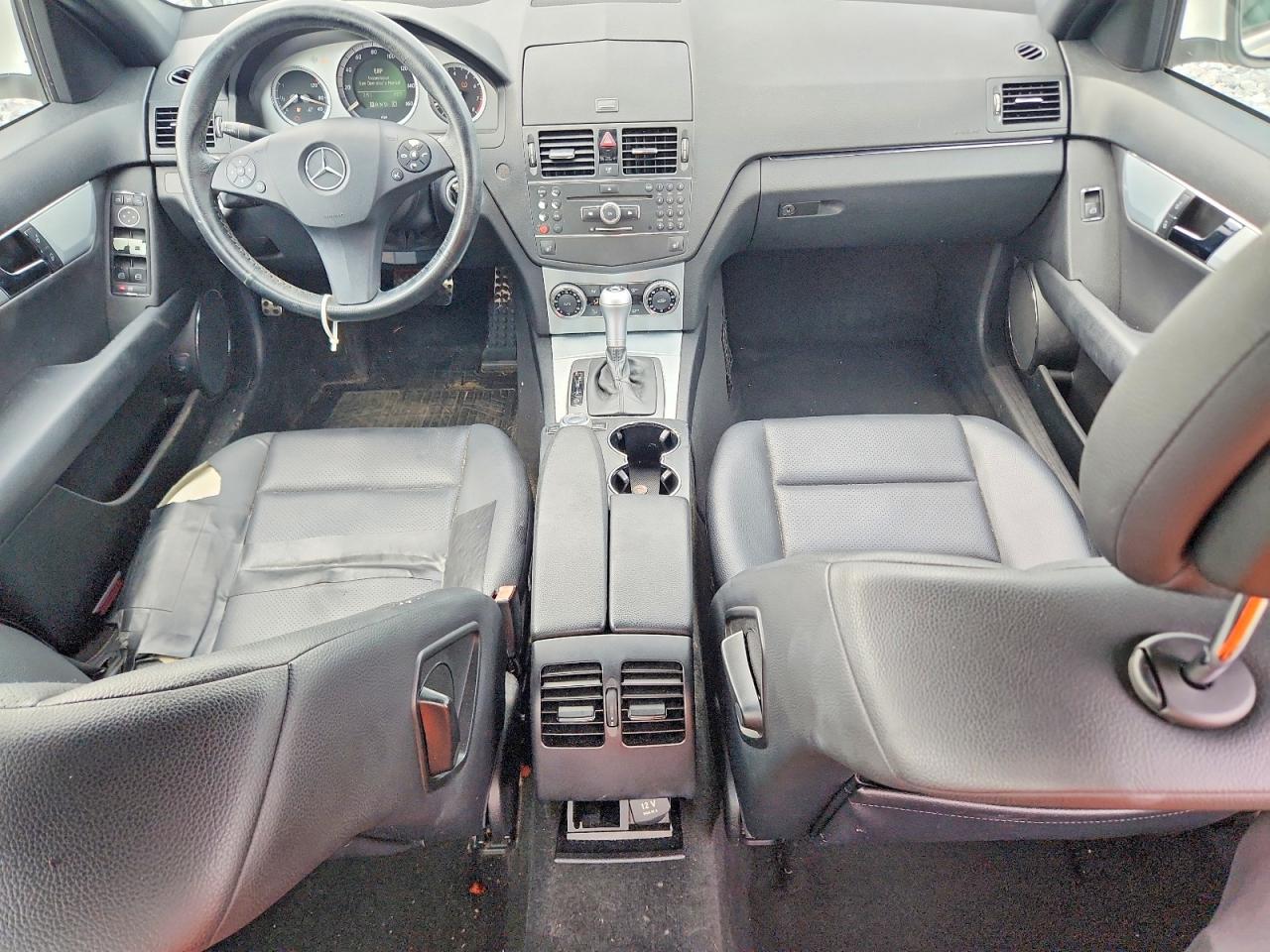 2008 Mercedes-benz C 300 White vin: WDDGF54X48R025000