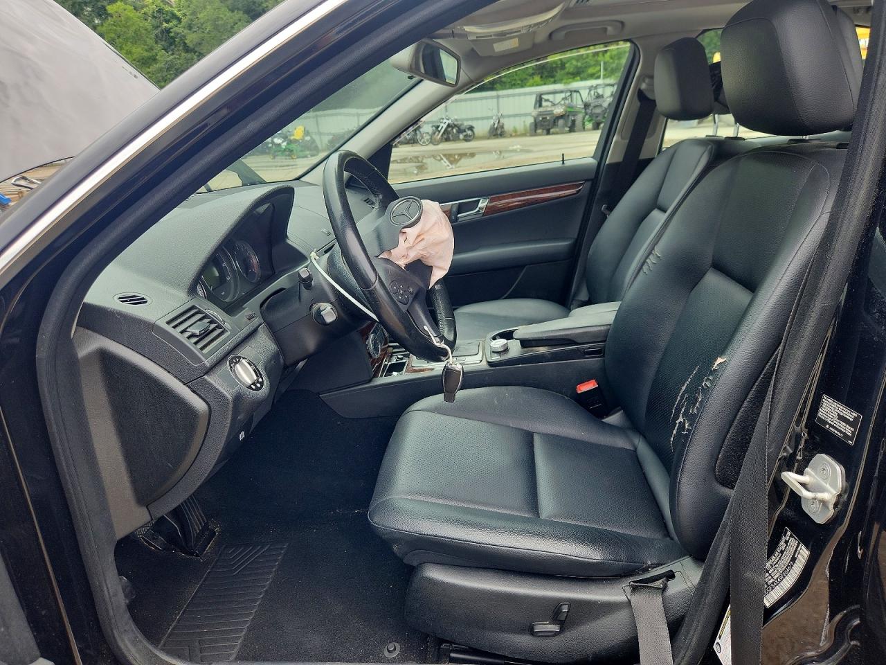 2009 Mercedes-benz C 300 Black vin: WDDGF54X49F204673