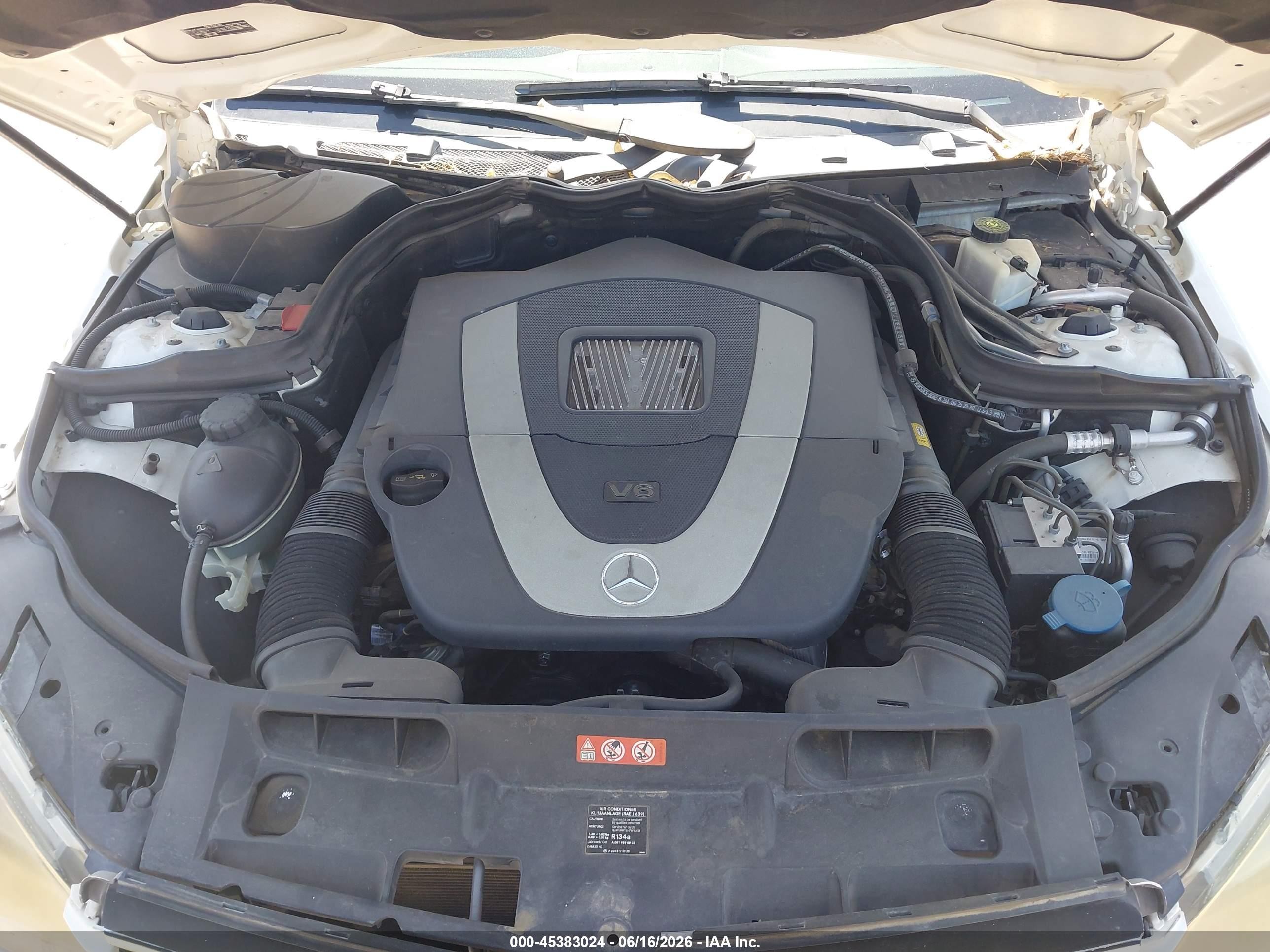 2009 Mercedes-benz C 300 Luxury/sport Белый vin: WDDGF54X49R050464