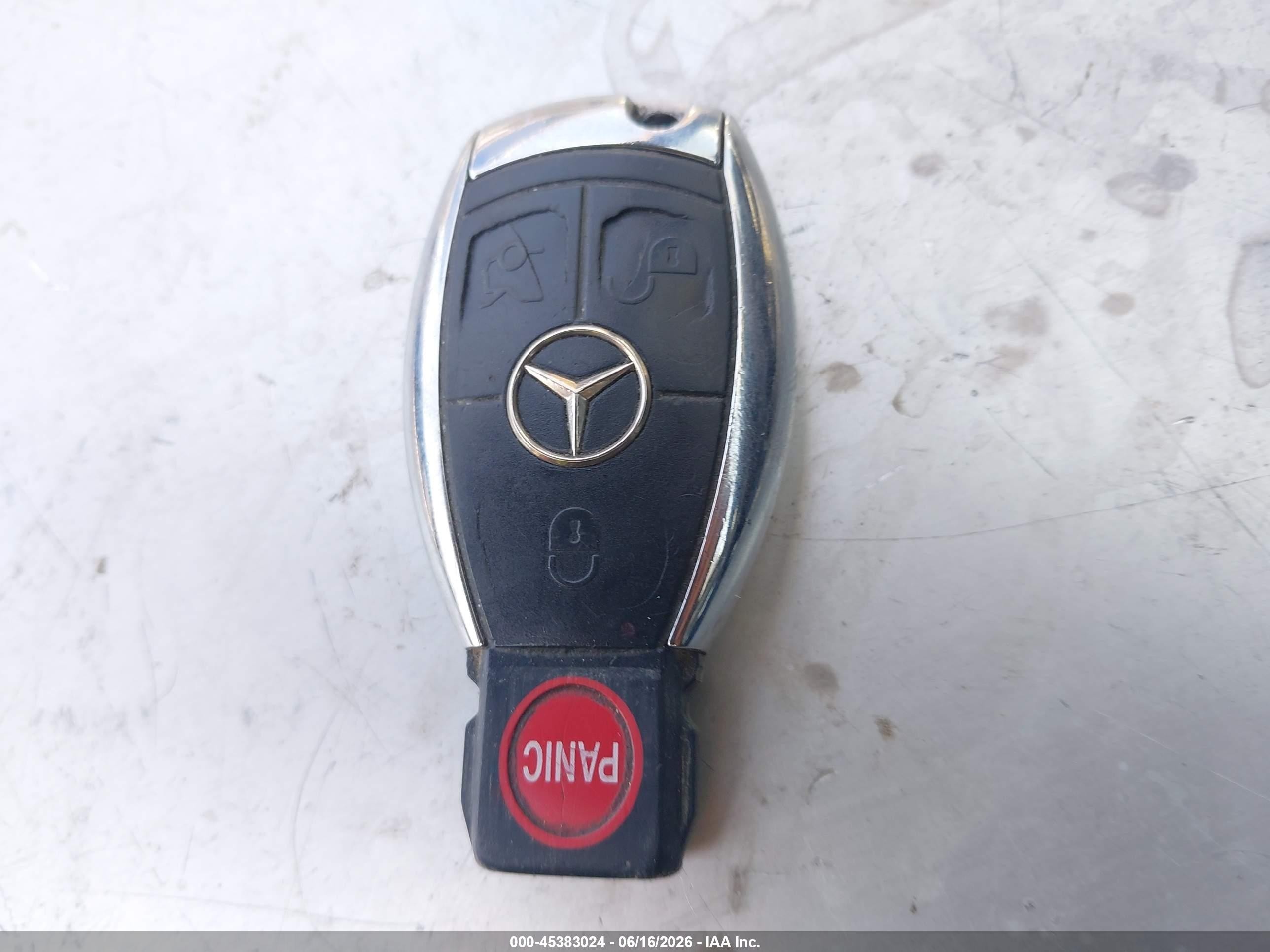 2009 Mercedes-benz C 300 Luxury/sport Белый vin: WDDGF54X49R050464