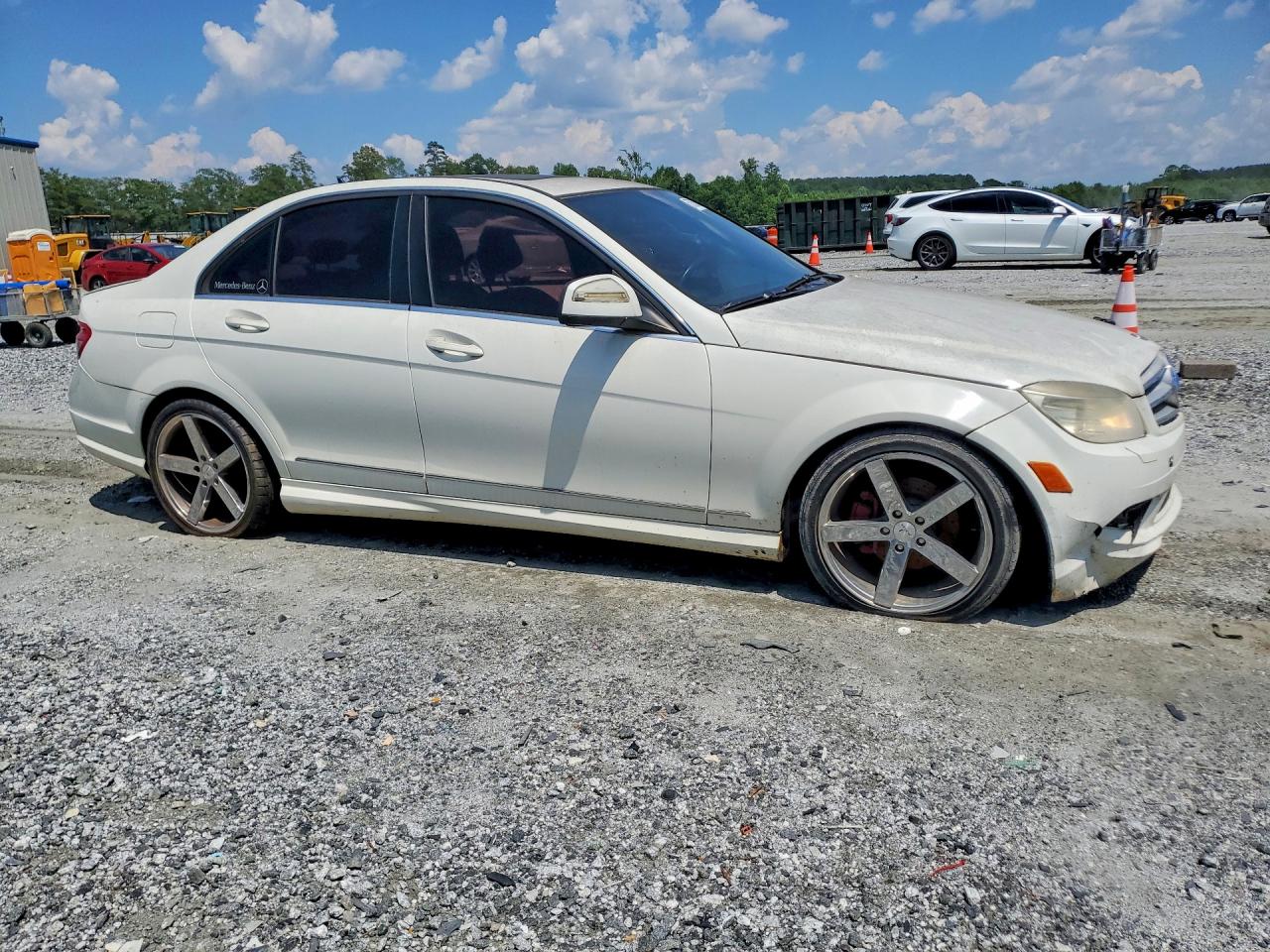 2009 Mercedes-benz C 300 White vin: WDDGF54X49R052005