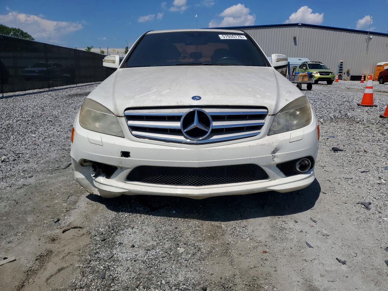 2009 Mercedes-benz C 300 White vin: WDDGF54X49R052005