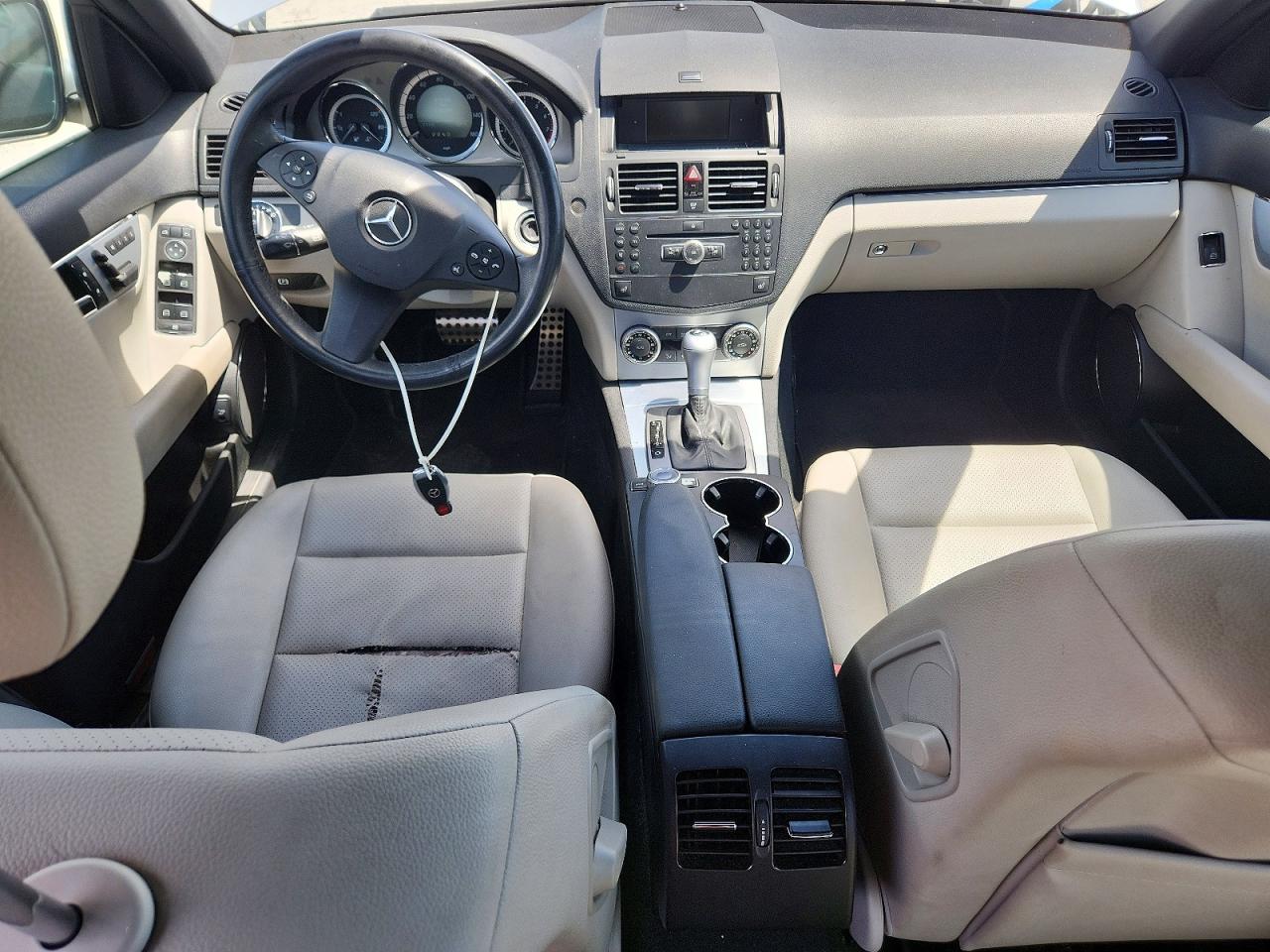 2009 Mercedes-benz C 300 Silver vin: WDDGF54X49R059830
