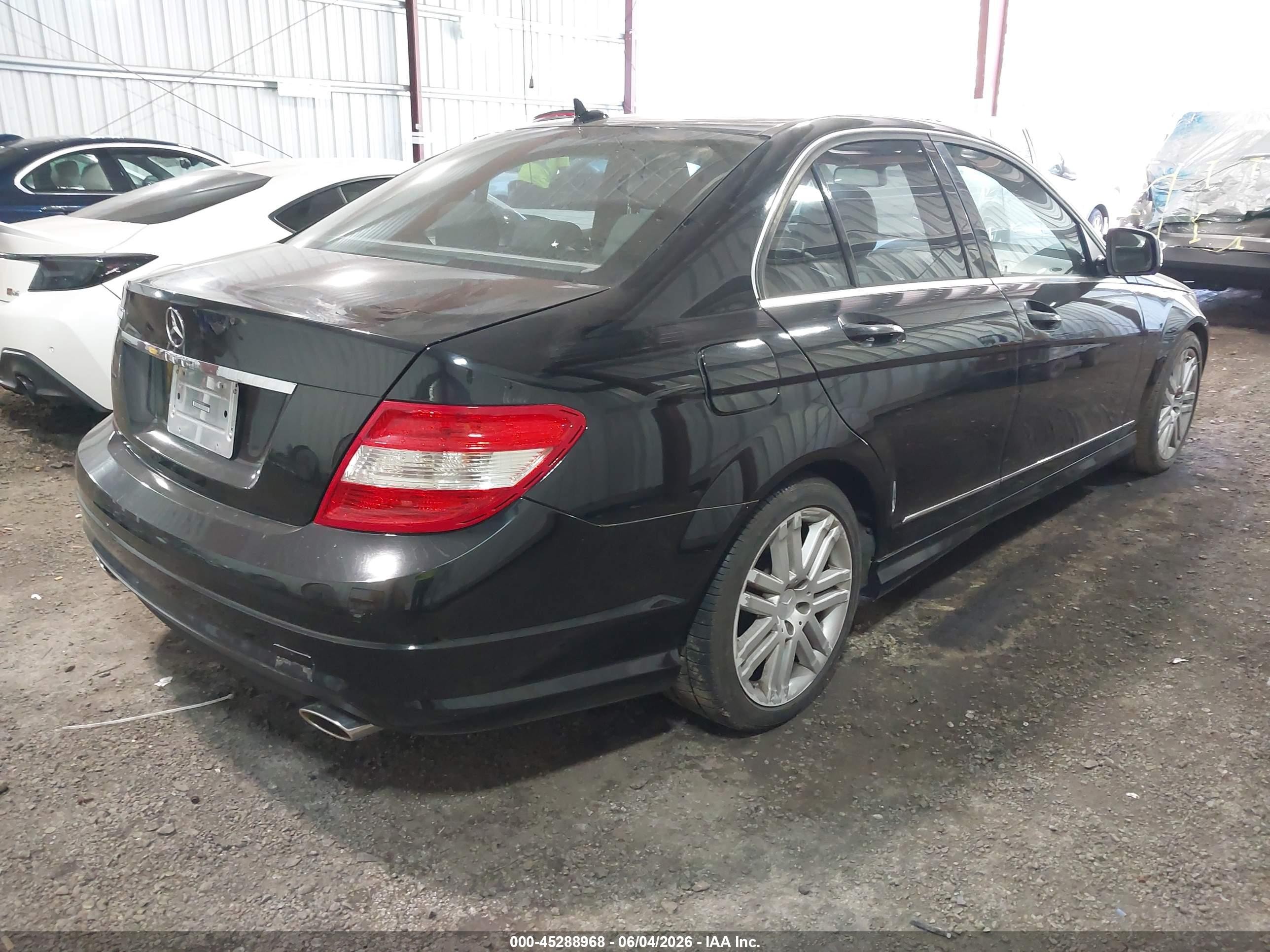 2009 Mercedes-benz C 300 Luxury/sport Black vin: WDDGF54X49R065367