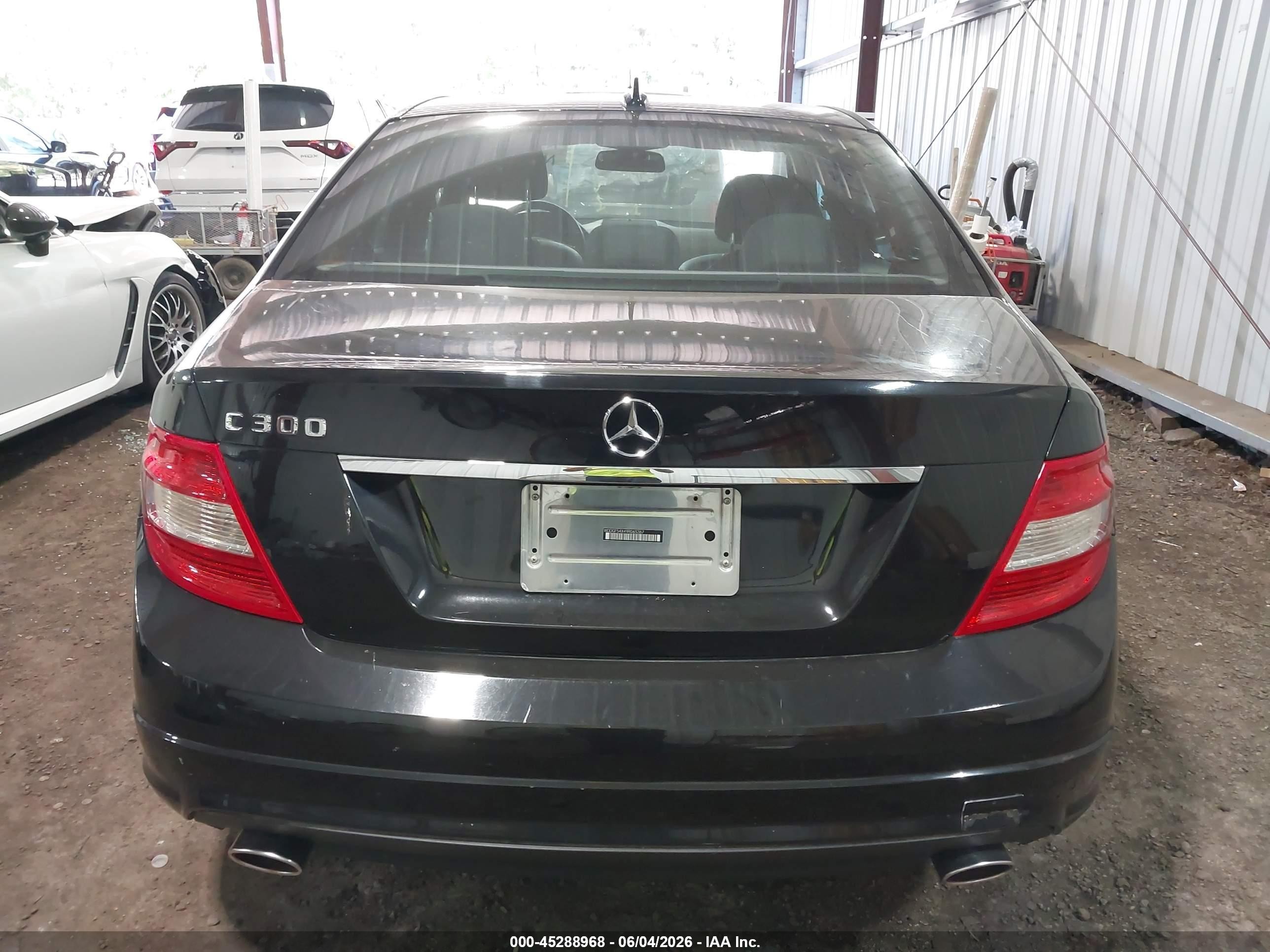 2009 Mercedes-benz C 300 Luxury/sport Black vin: WDDGF54X49R065367