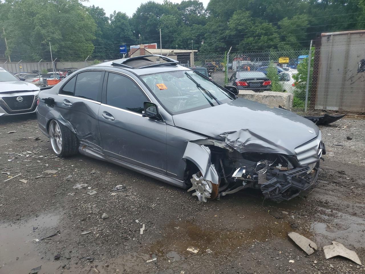 2009 Mercedes-benz C 300 Gray vin: WDDGF54X49R073579