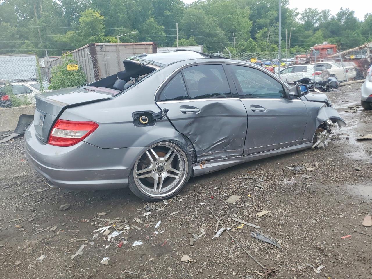 2009 Mercedes-benz C 300 Gray vin: WDDGF54X49R073579