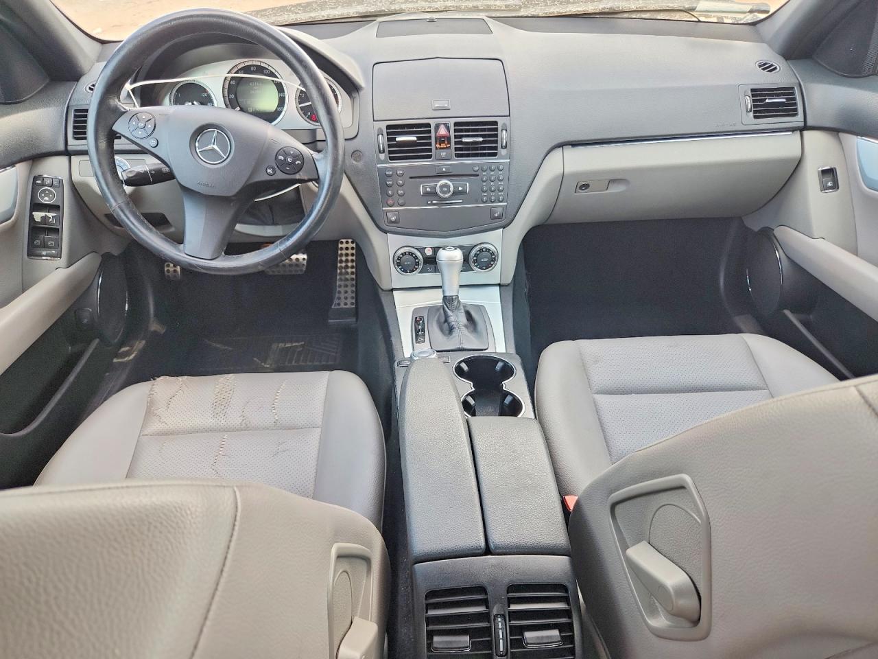 2008 Mercedes-benz C 300 Gray vin: WDDGF54X58F074692