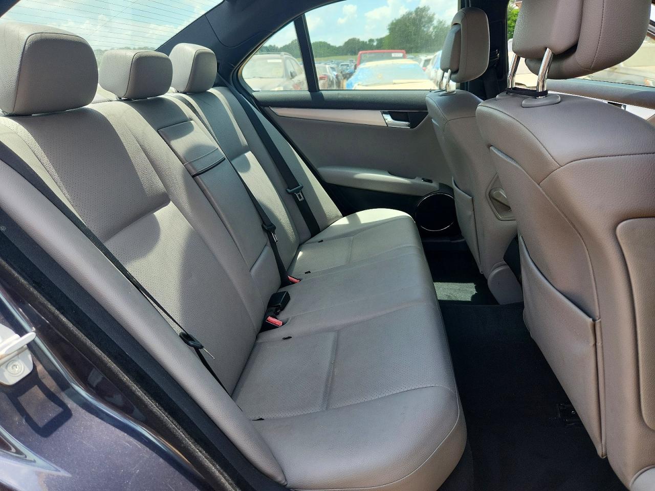 2008 Mercedes-benz C 300 Gray vin: WDDGF54X58F074692