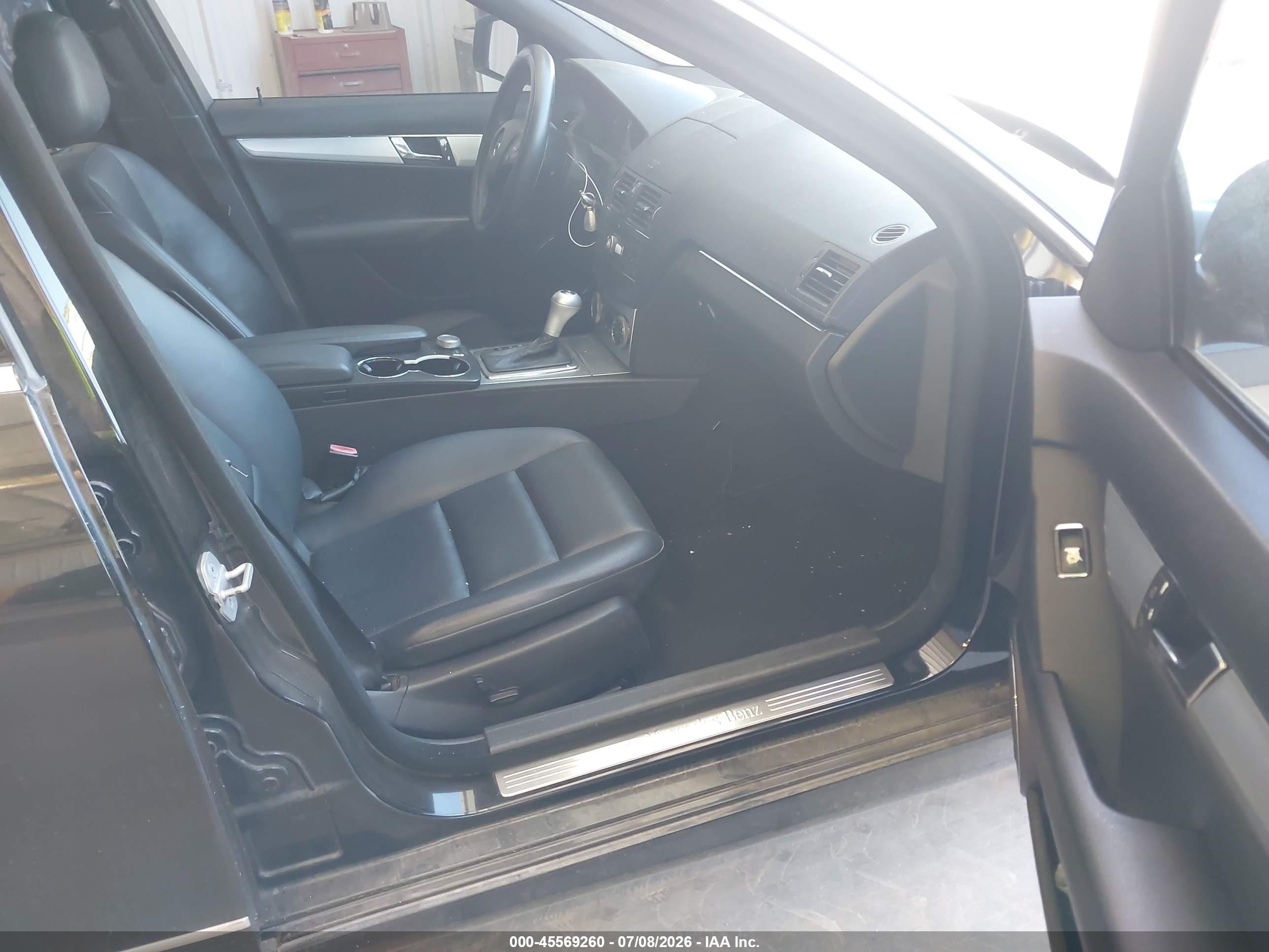 2008 Mercedes-benz C 300 Luxury/sport Black vin: WDDGF54X58F077043
