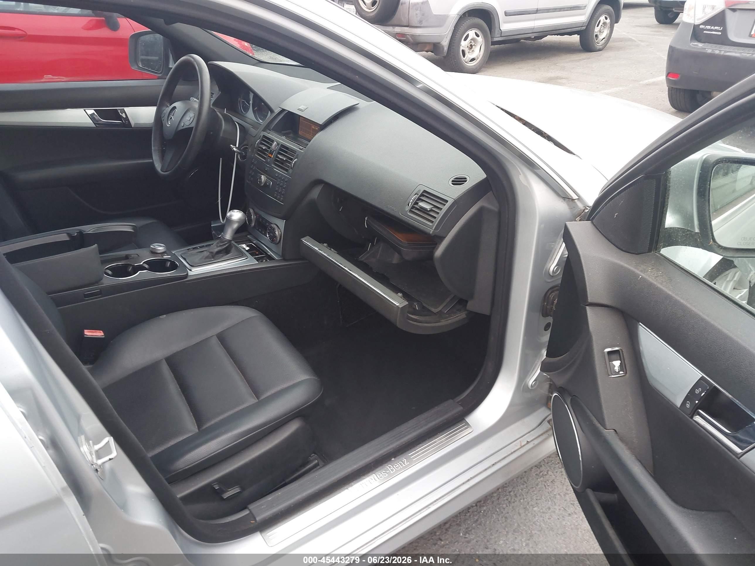 2008 Mercedes-benz C 300 Luxury/sport Silver vin: WDDGF54X58R013518