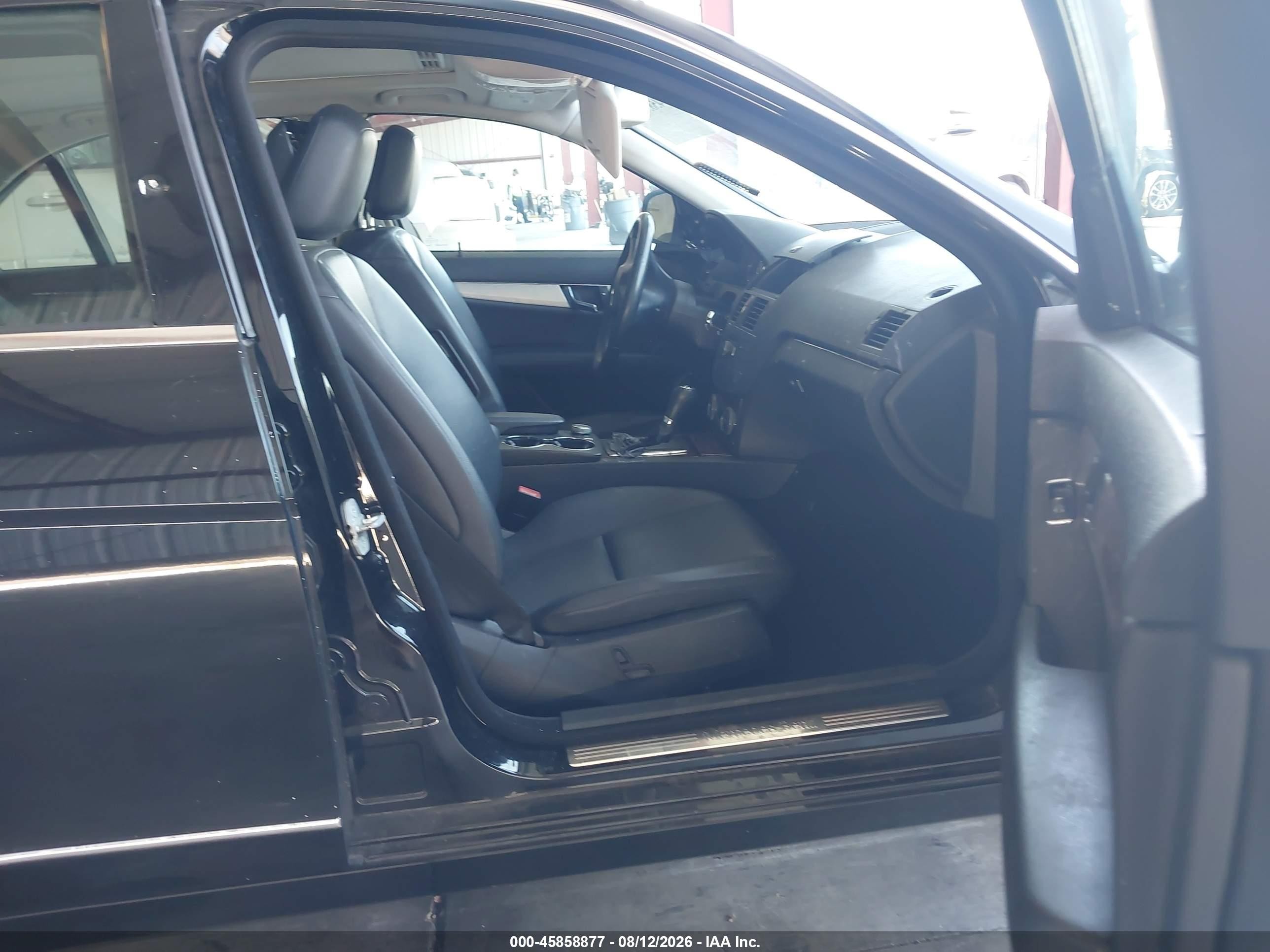 2008 Mercedes-benz C 300 Luxury/sport Black vin: WDDGF54X58R030142