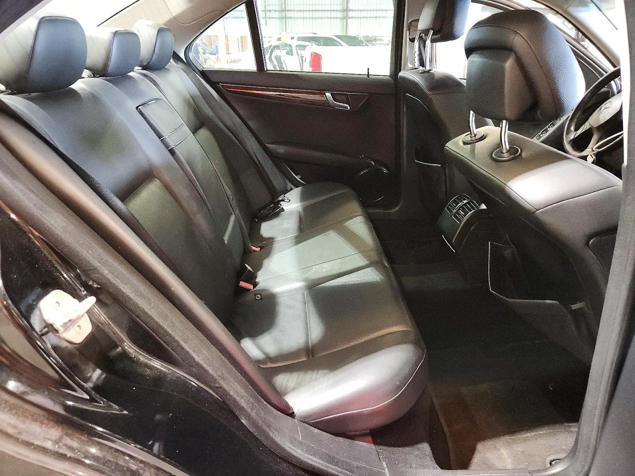 2009 Mercedes-benz C 300 Black vin: WDDGF54X59R040977