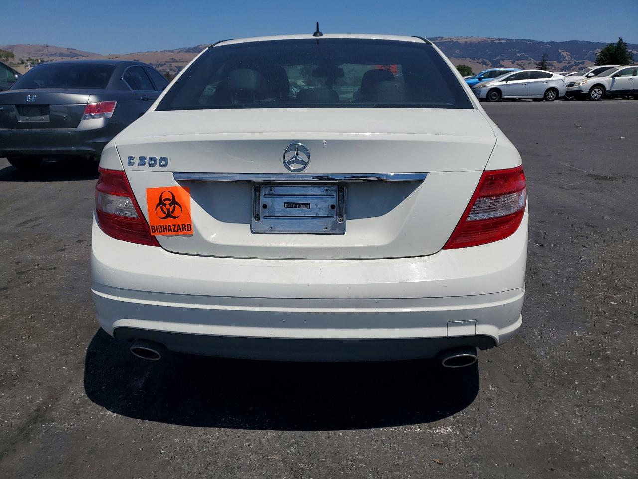 2009 Mercedes-benz C 300 White vin: WDDGF54X59R070562