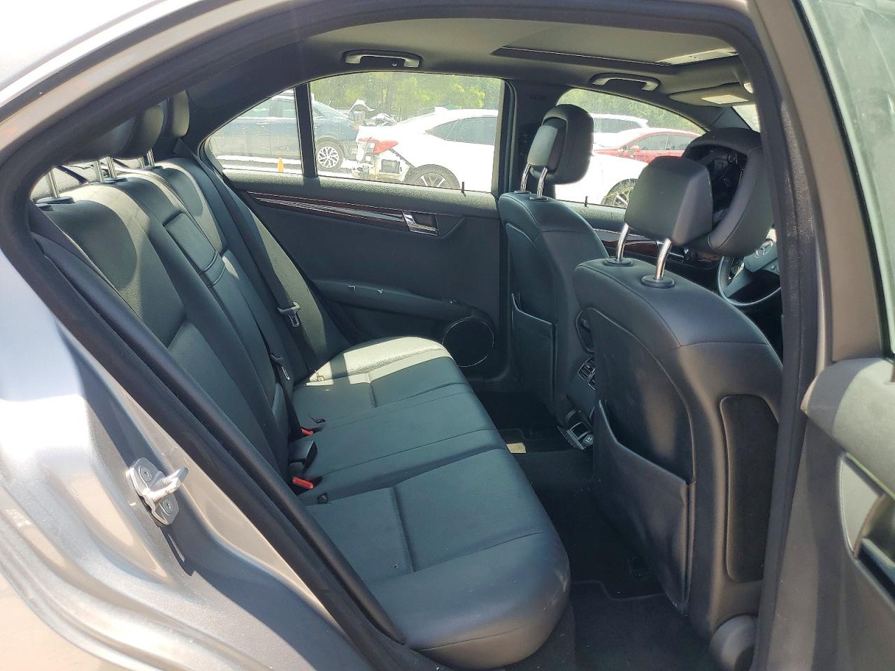 2009 Mercedes-benz C 300 Серый vin: WDDGF54X59R071520