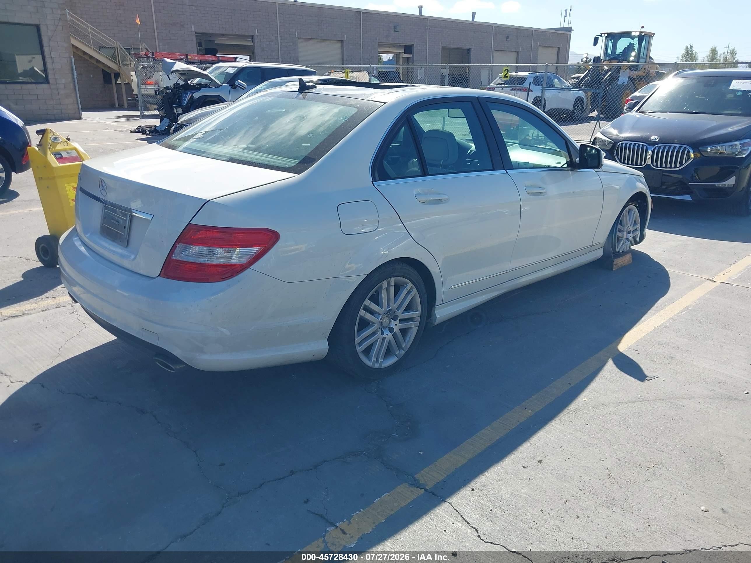 2009 Mercedes-benz C 300 Luxury/sport White vin: WDDGF54X59R078323