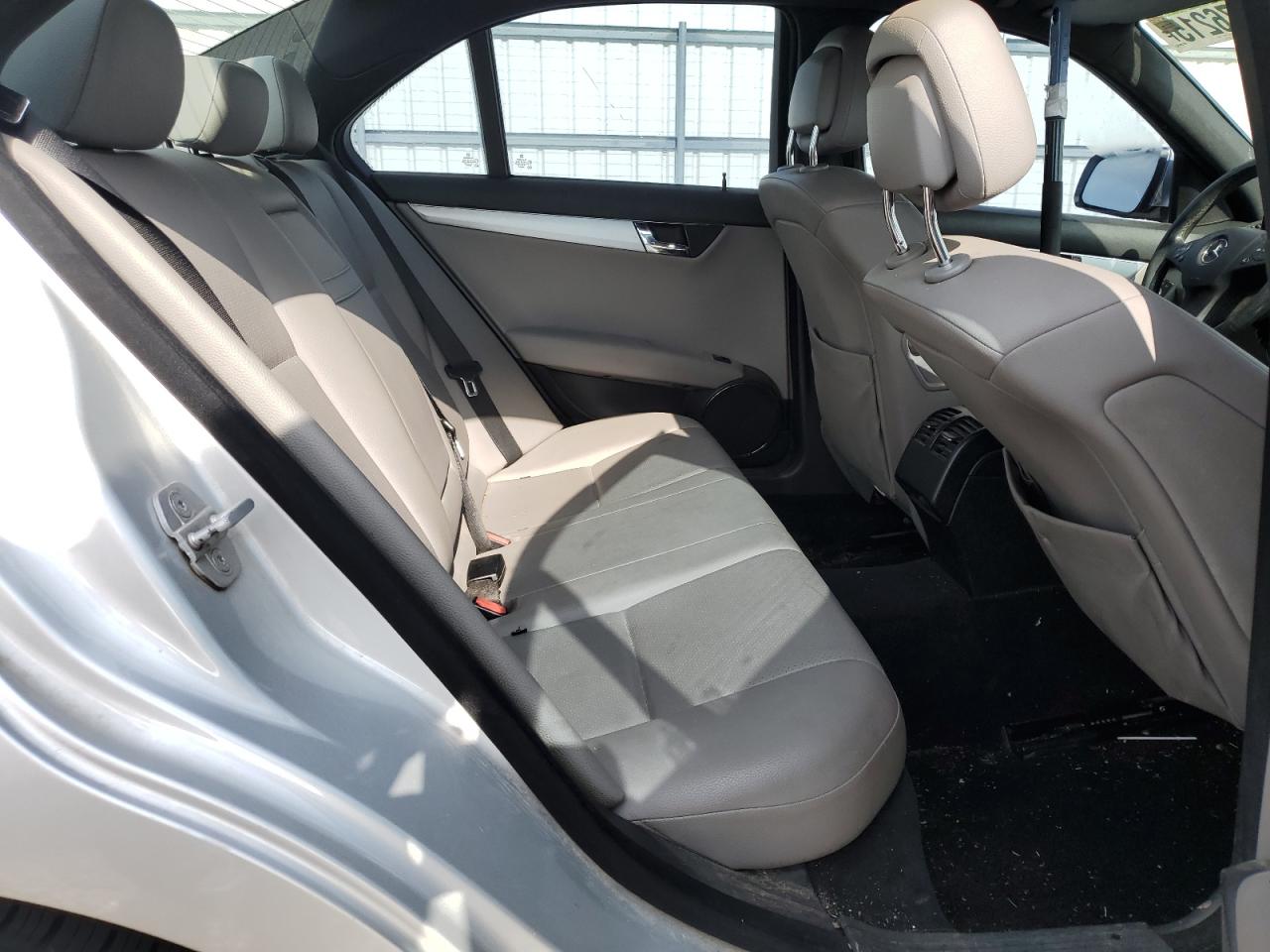 2008 Mercedes-benz C 300 Silver vin: WDDGF54X68F070294