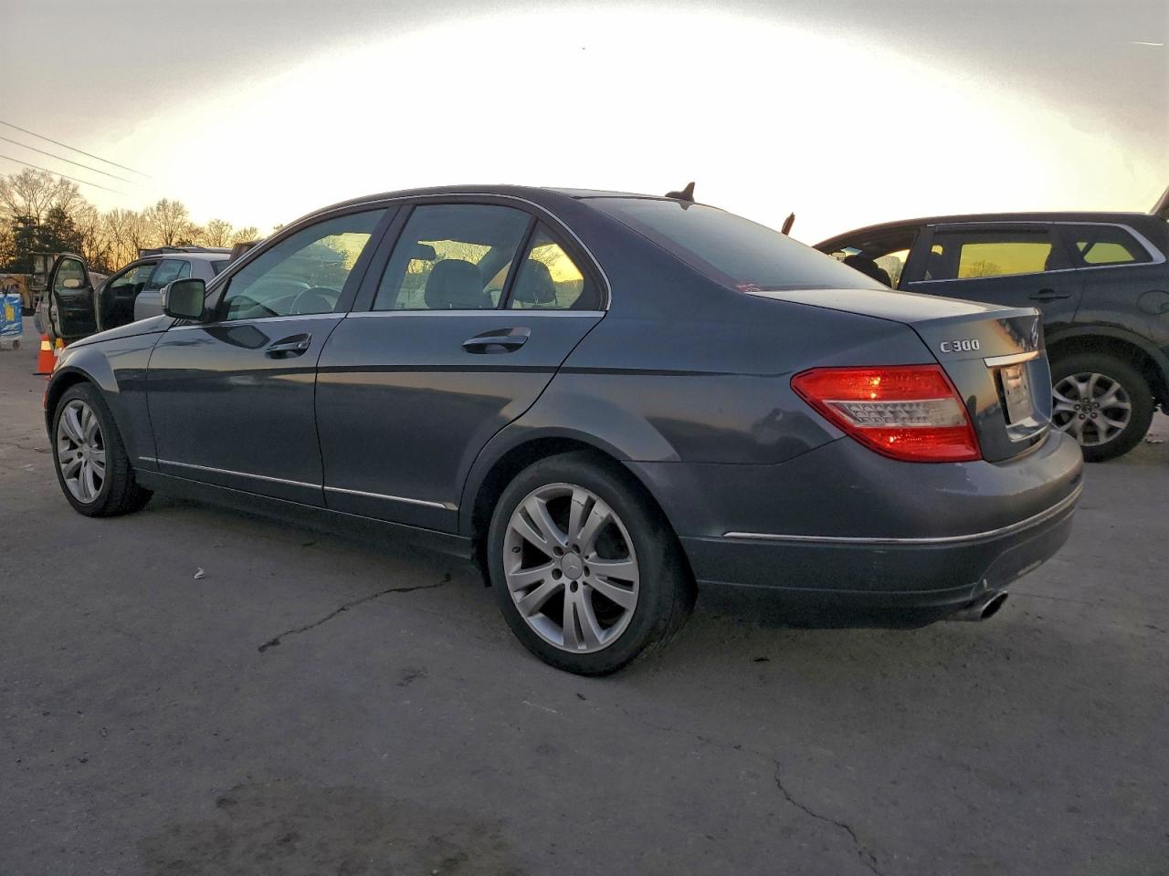 2008 Mercedes-benz C 300 Gray vin: WDDGF54X68F075155