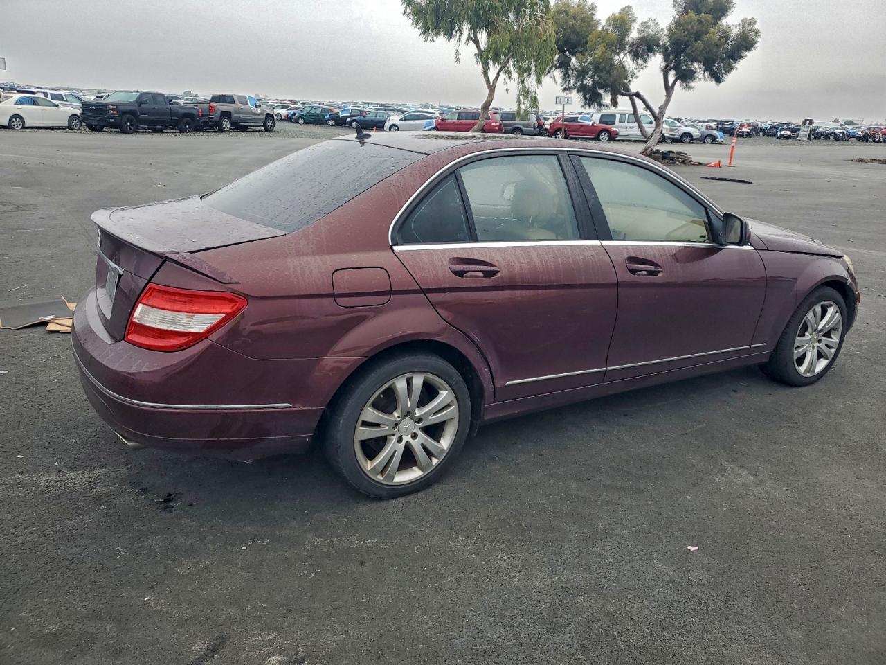 2008 Mercedes-benz C 300 Burgundy vin: WDDGF54X68F082672