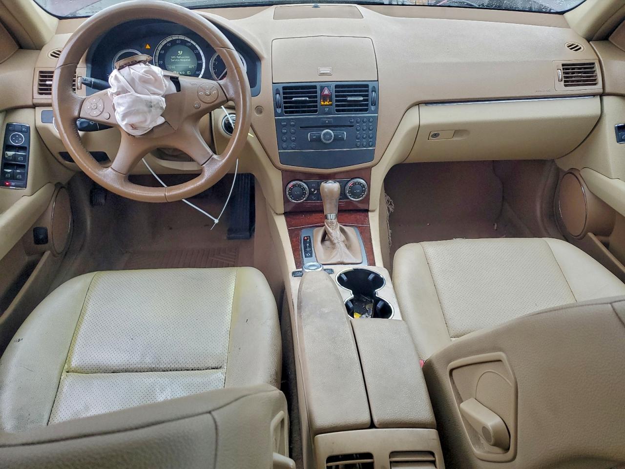 2008 Mercedes-benz C 300 Burgundy vin: WDDGF54X68F082672