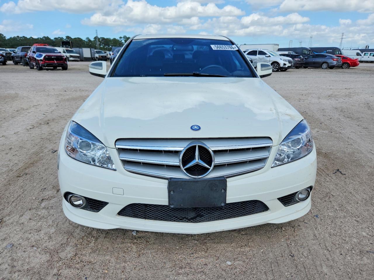 2008 Mercedes-benz C 300 White vin: WDDGF54X68F097656